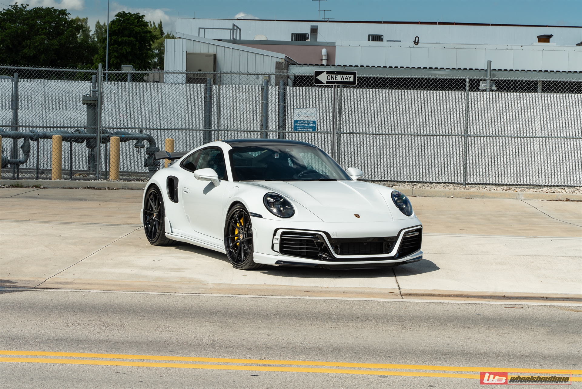 ANRKY AN33 Satin black center | Porsche 992 Turbo S