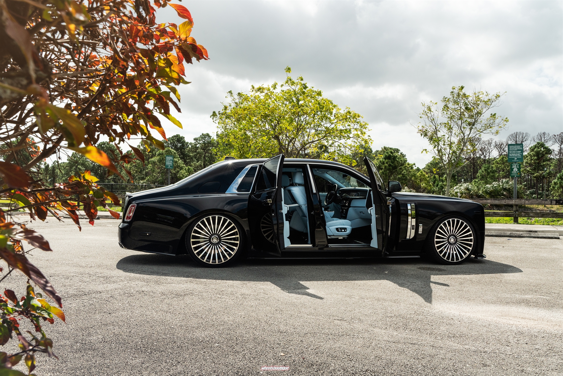 Rolls-Royce Phantom EWB with Mansory Body Kit