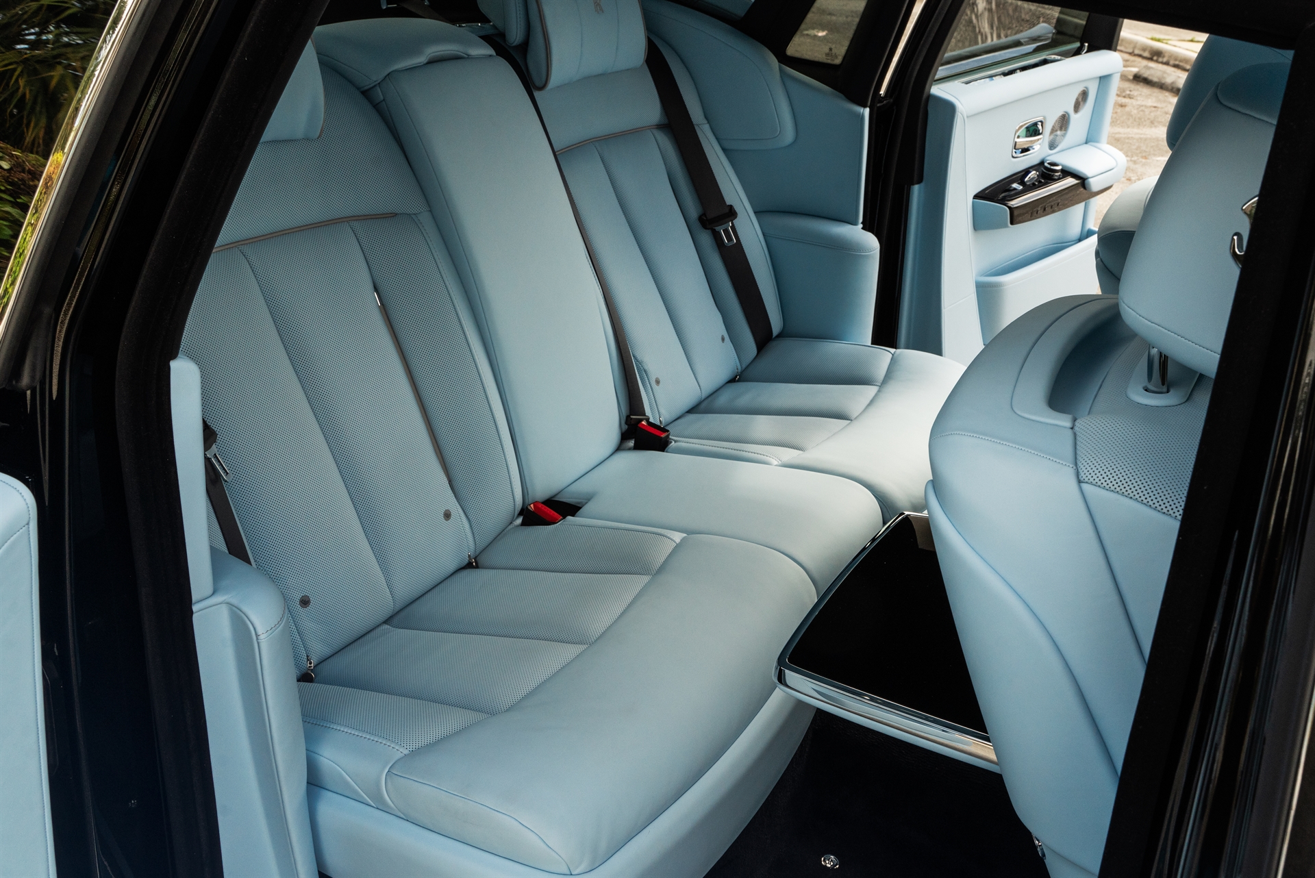 Rolls-Royce Phantom EWB with Mansory Body Kit