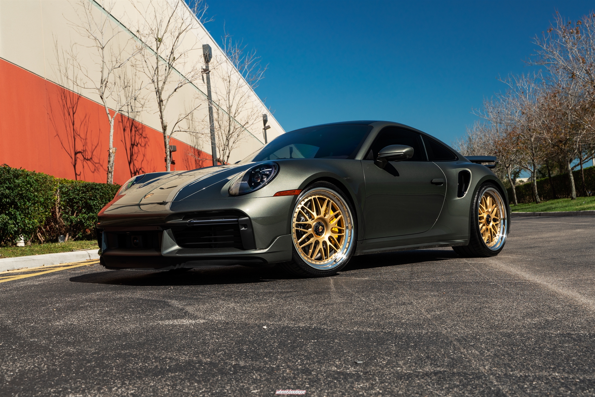 Porsche 992 Turbo S | Aventurine Green | on HRE 540 FMR | Frozen Brushed Gold