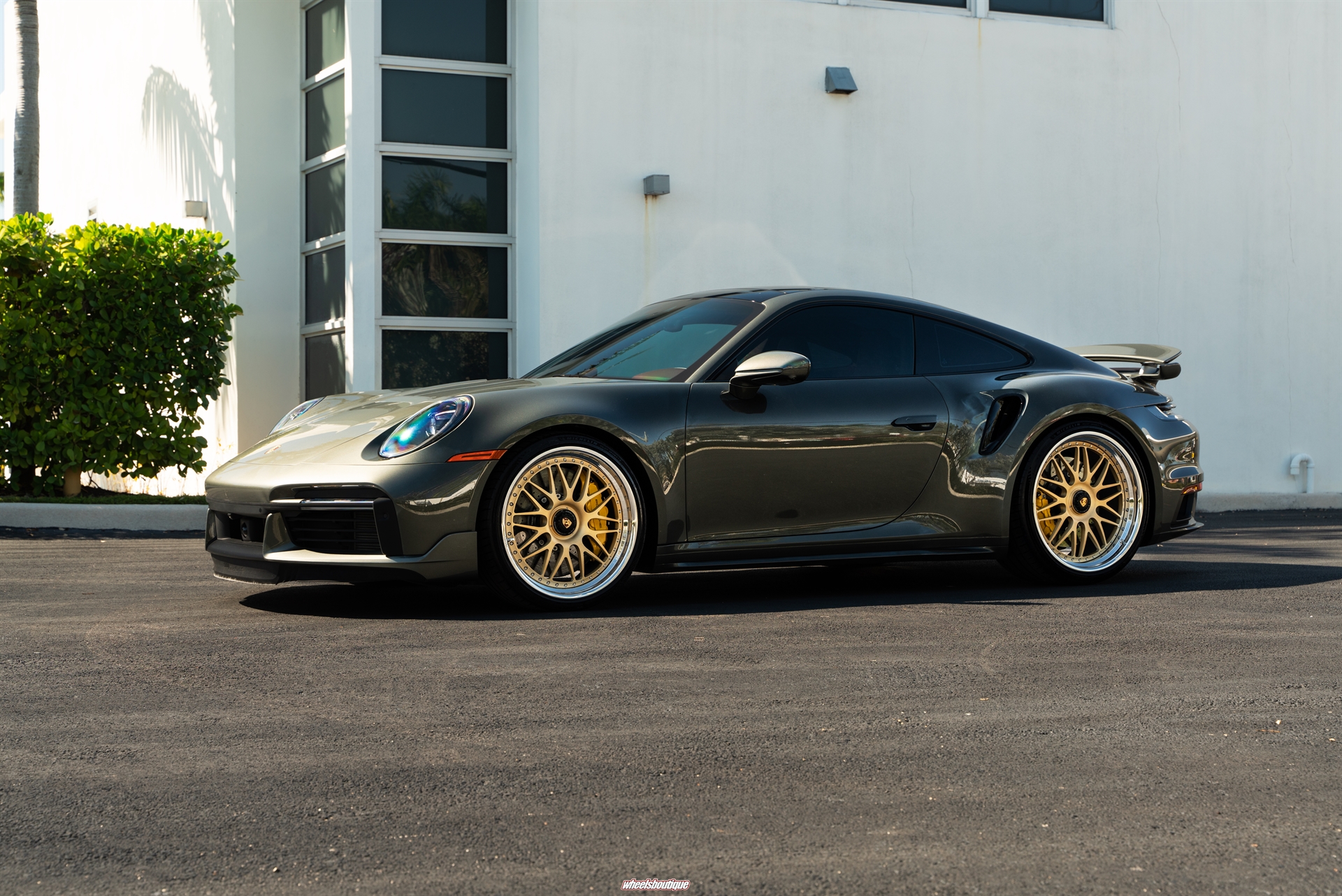 Porsche 992 Turbo S | Aventurine Green | on HRE 540 FMR | Frozen Brushed Gold