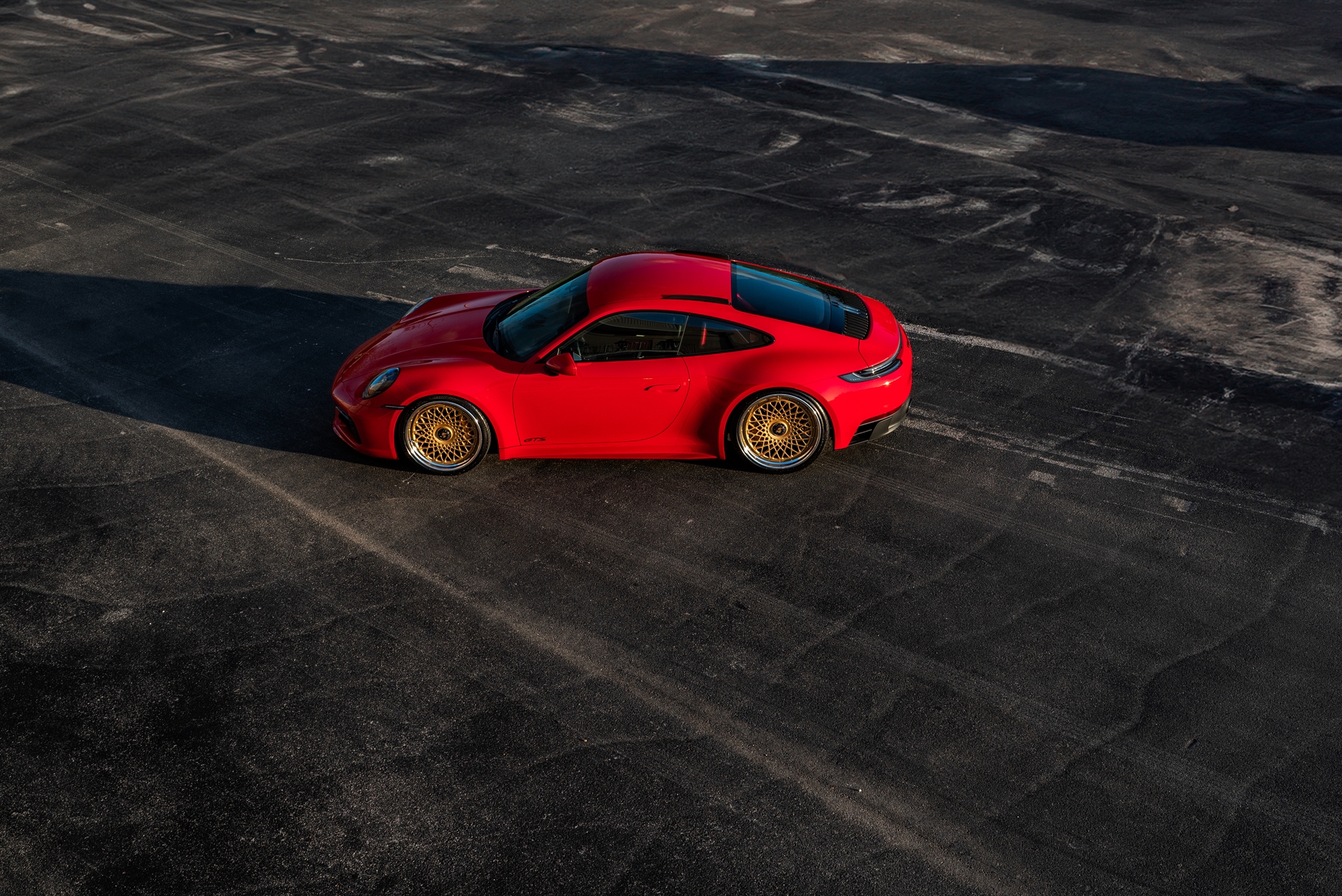 Porsche 992 Carrera GTS | Guards Red | 1886 S009 Wheels | Satin Gold
