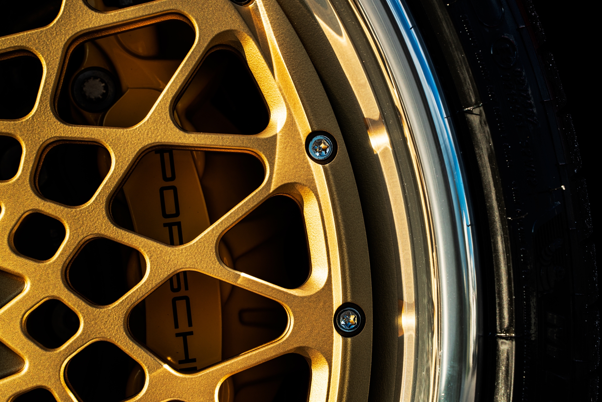 Porsche 992 Carrera GTS | Guards Red | 1886 S009 Wheels | Satin Gold