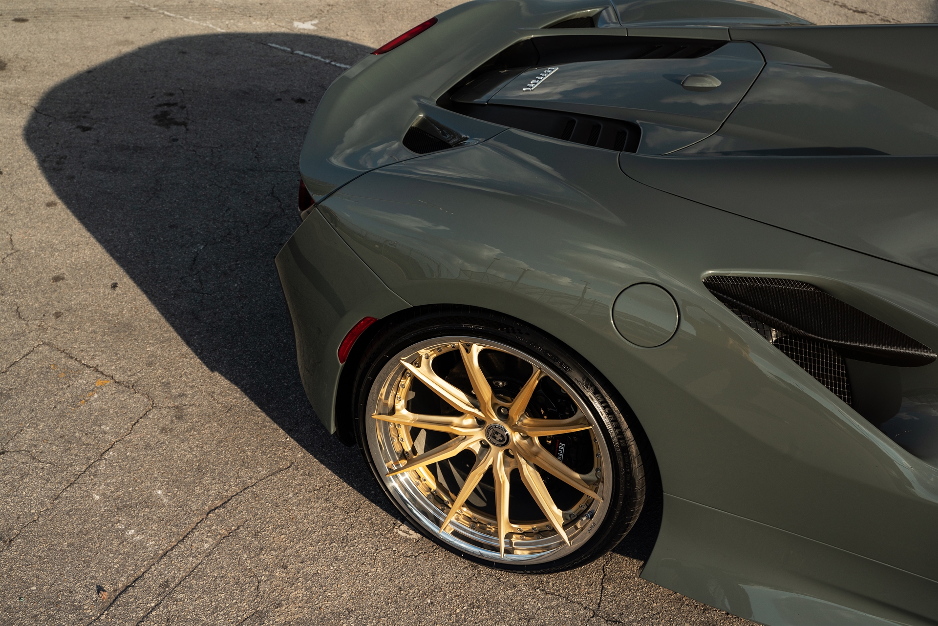 Ferrari F8 Spider | Grigio Medio | HRE S104SC Wheels | Frozen Champagne