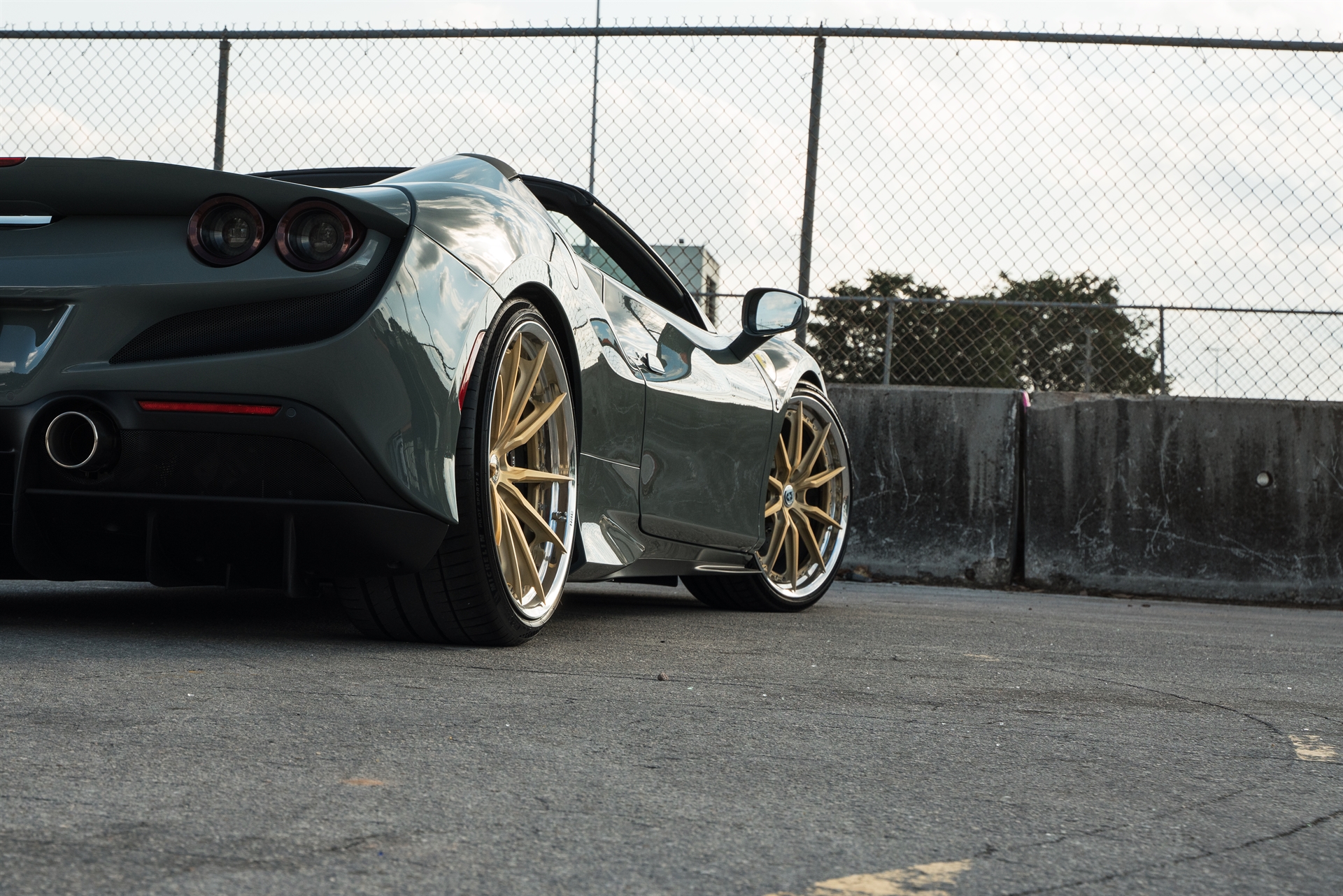 Ferrari F8 Spider | Grigio Medio | HRE S104SC Wheels | Frozen Champagne