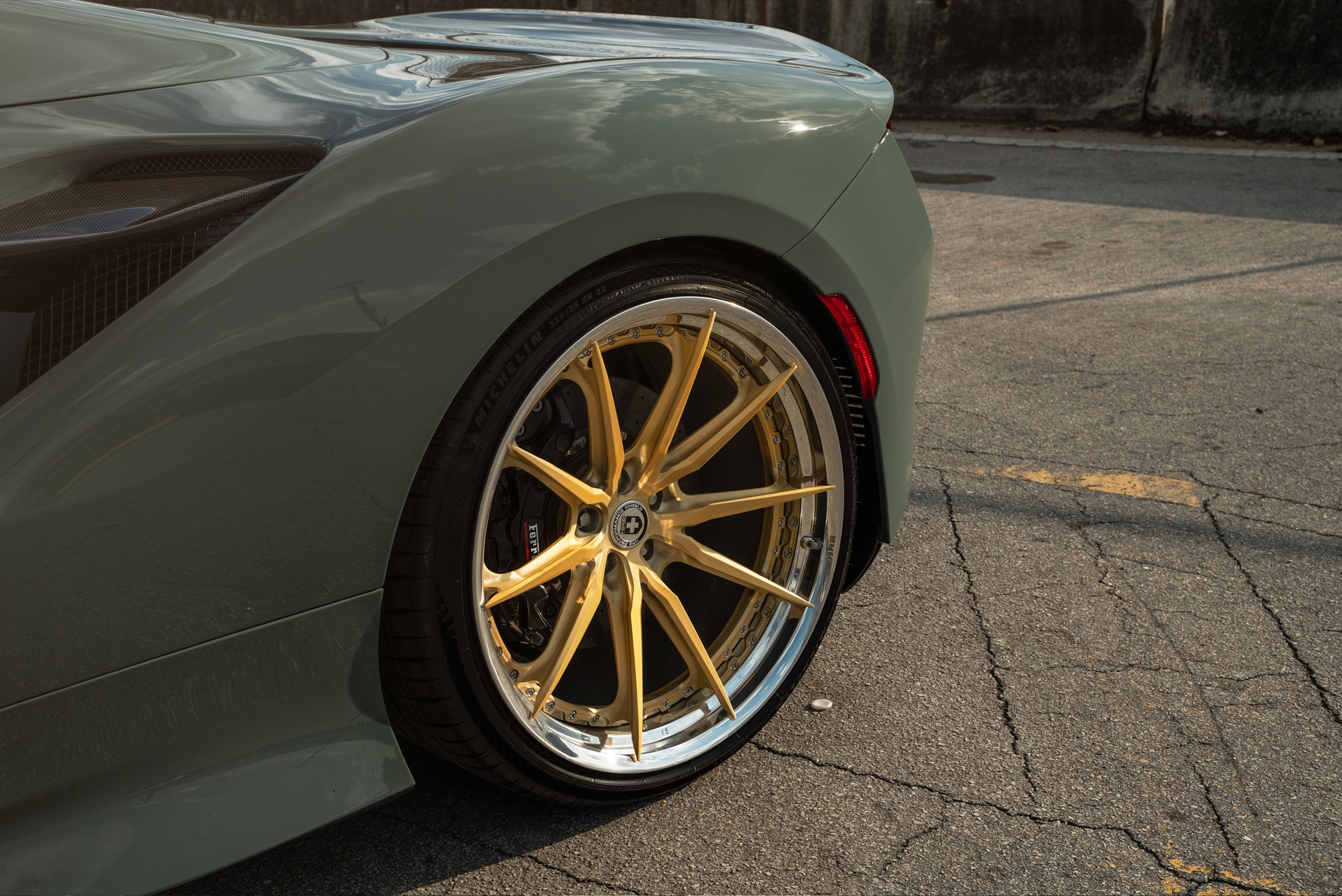 Ferrari F8 Spider | Grigio Medio | HRE S104SC Wheels | Frozen Champagne