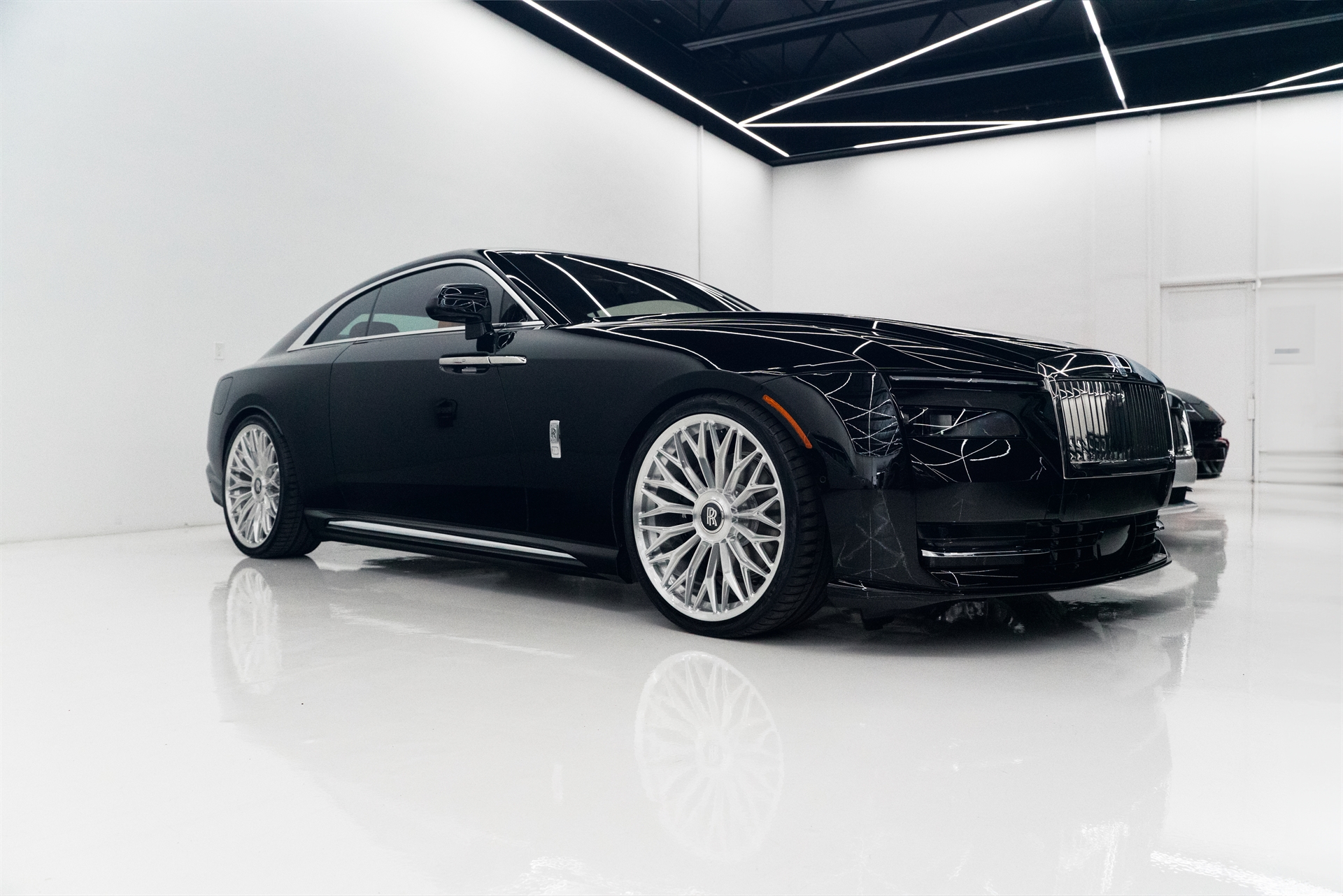 Rolls-Royce Spectre | Black Diamond | 1886 G-015 Wheels | Brushed Clear