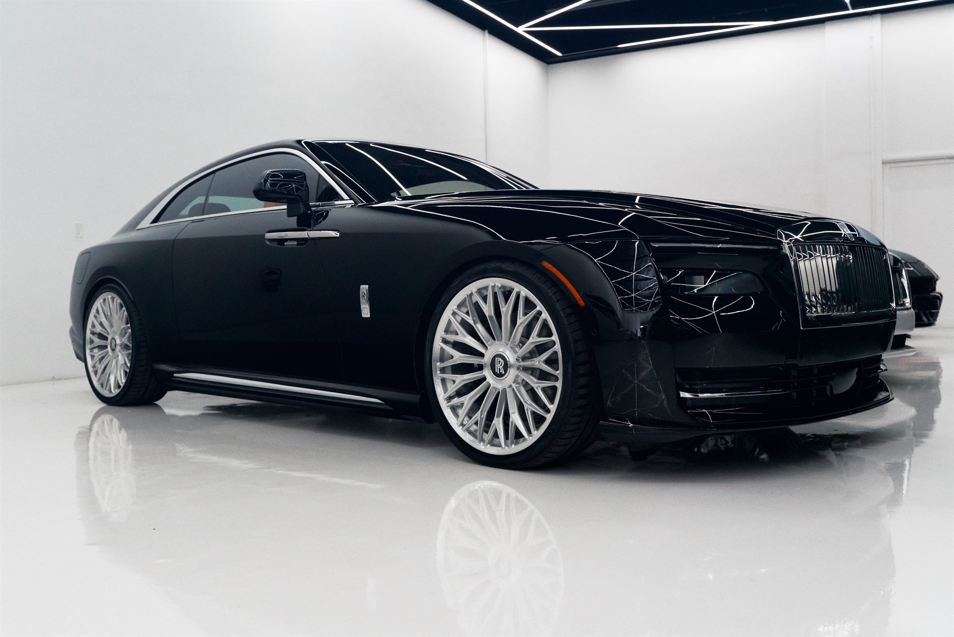 Rolls-Royce Spectre | Black Diamond | 1886 G-015 Wheels | Brushed Clear