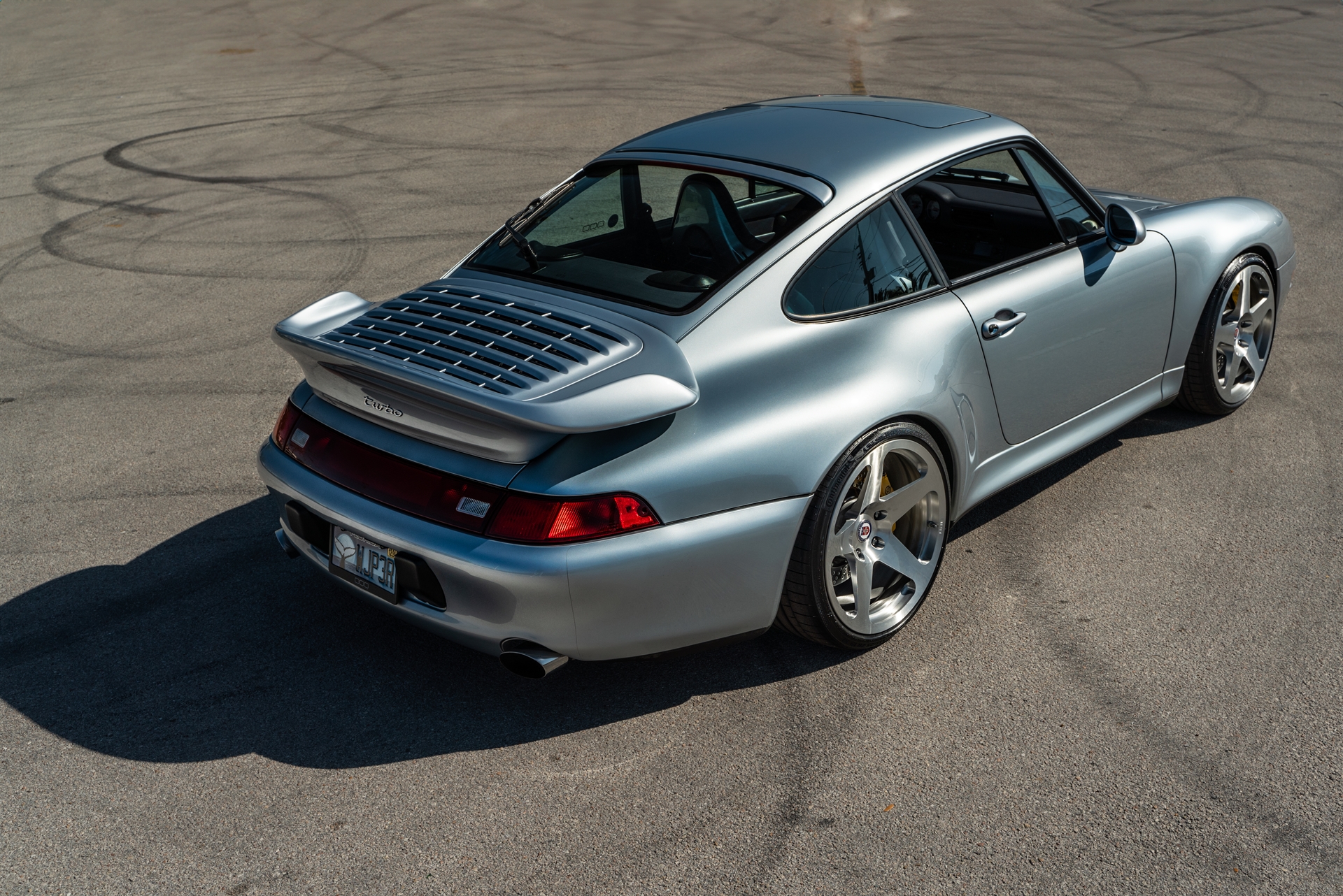Porsche 993 Turbo  – Polar Silver on HRE 305M