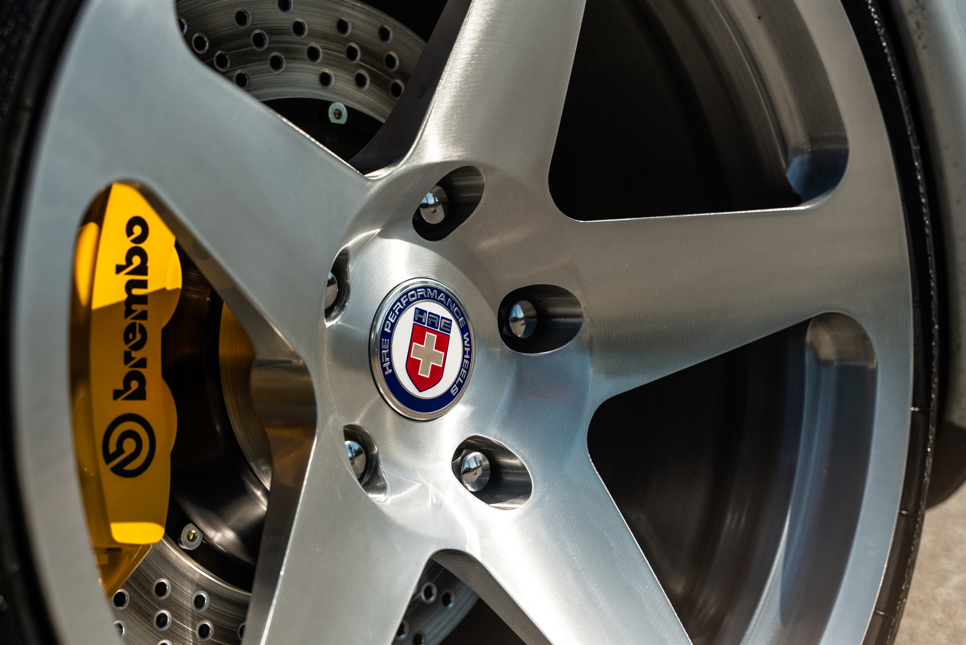 Porsche 993 Turbo  – Polar Silver on HRE 305M