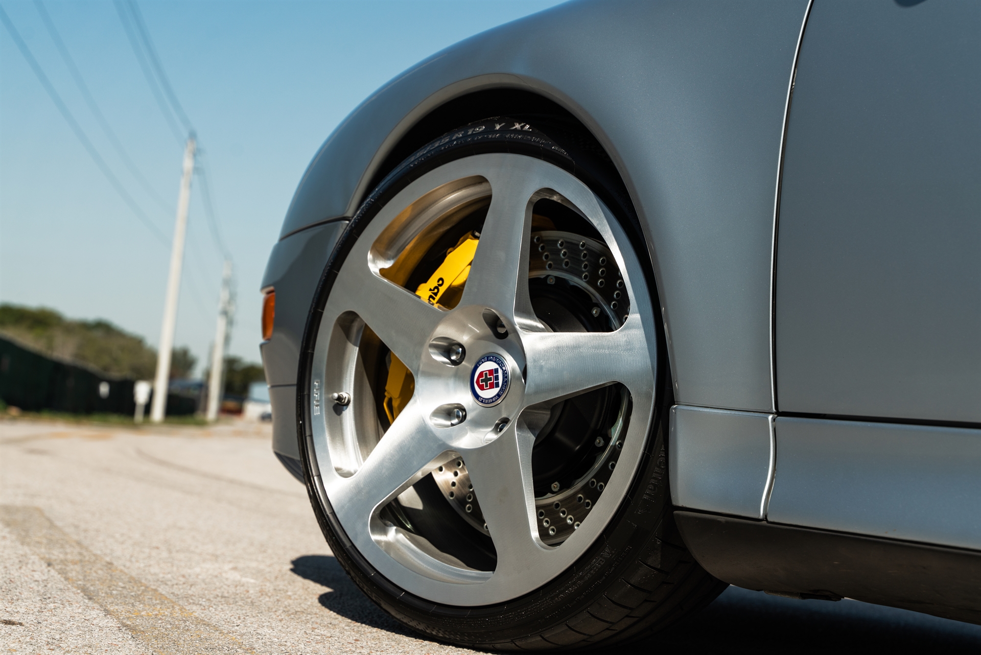 Porsche 993 Turbo  – Polar Silver on HRE 305M