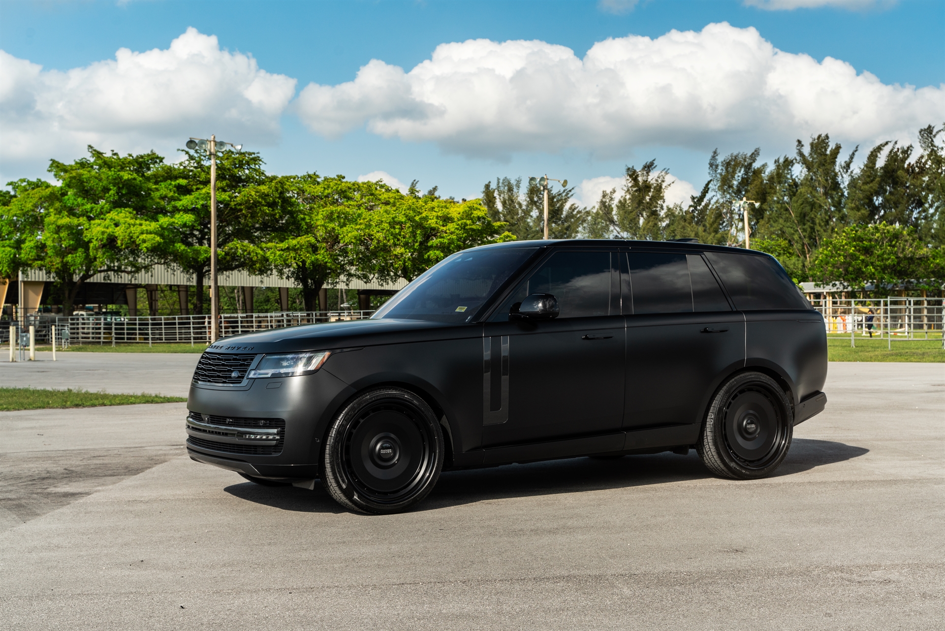 Land Rover Range Rover HSE | Obsidian Black | Avant Garde AGL78 Wheels | Satin Black