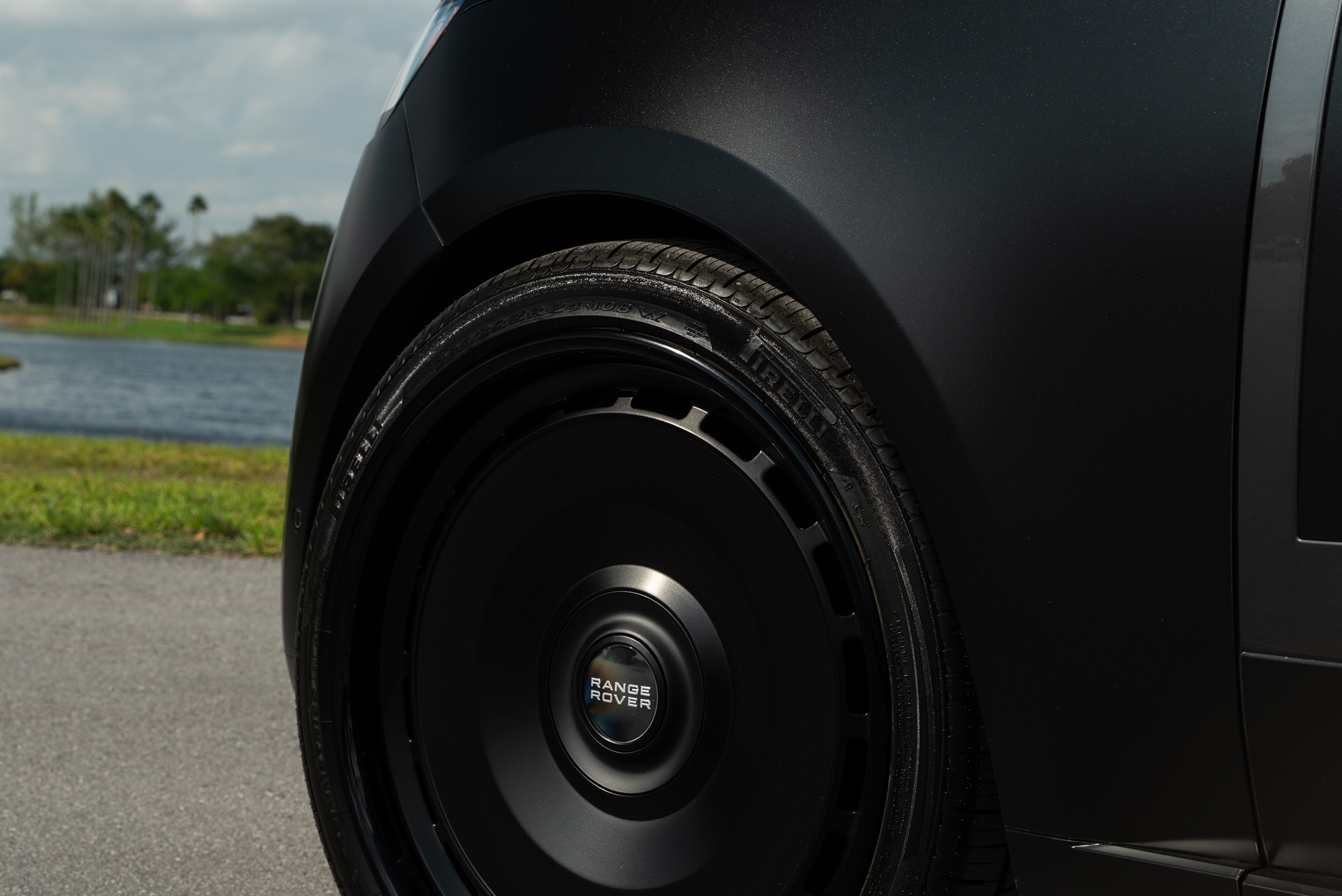 Land Rover Range Rover HSE | Obsidian Black | Avant Garde AGL78 Wheels | Satin Black