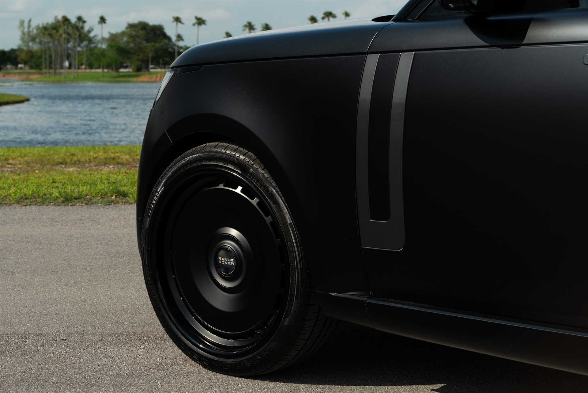 Land Rover Range Rover HSE | Obsidian Black | Avant Garde AGL78 Wheels | Satin Black