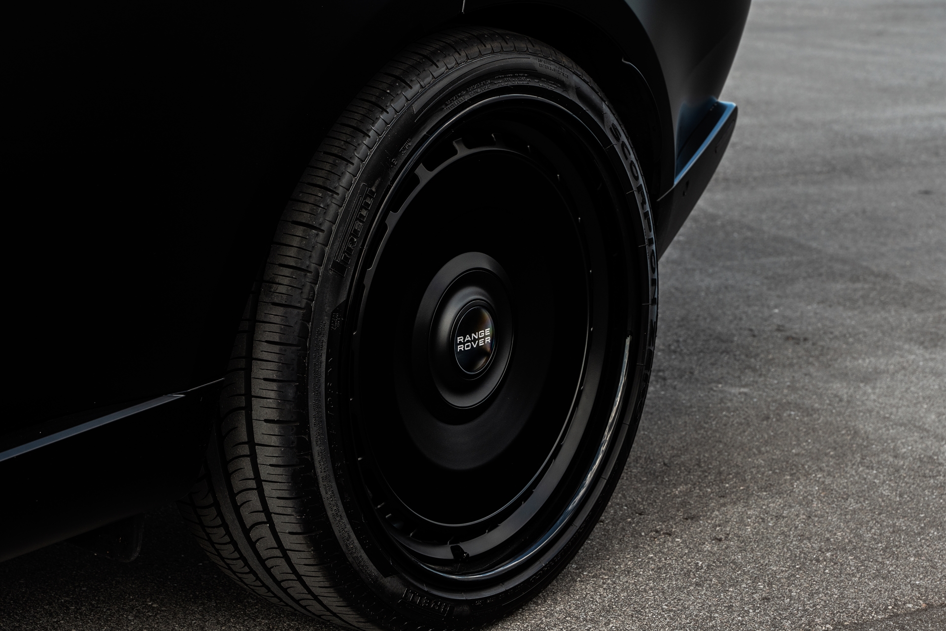 Land Rover Range Rover HSE | Obsidian Black | Avant Garde AGL78 Wheels | Satin Black