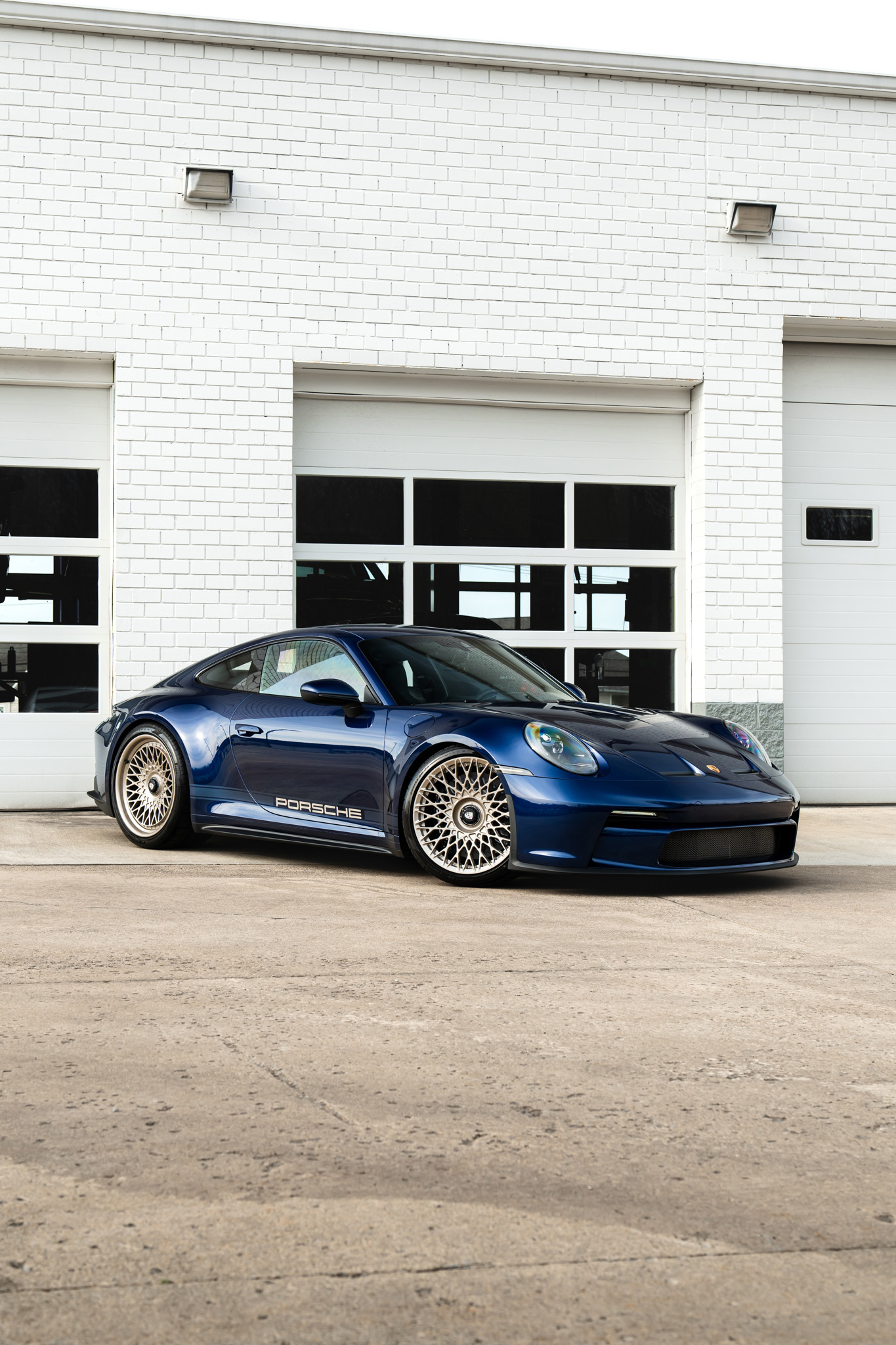 Porsche 992 GT3 Touring | Gentian Blue | HRE 501M + 501 FMR | Satin White Gold