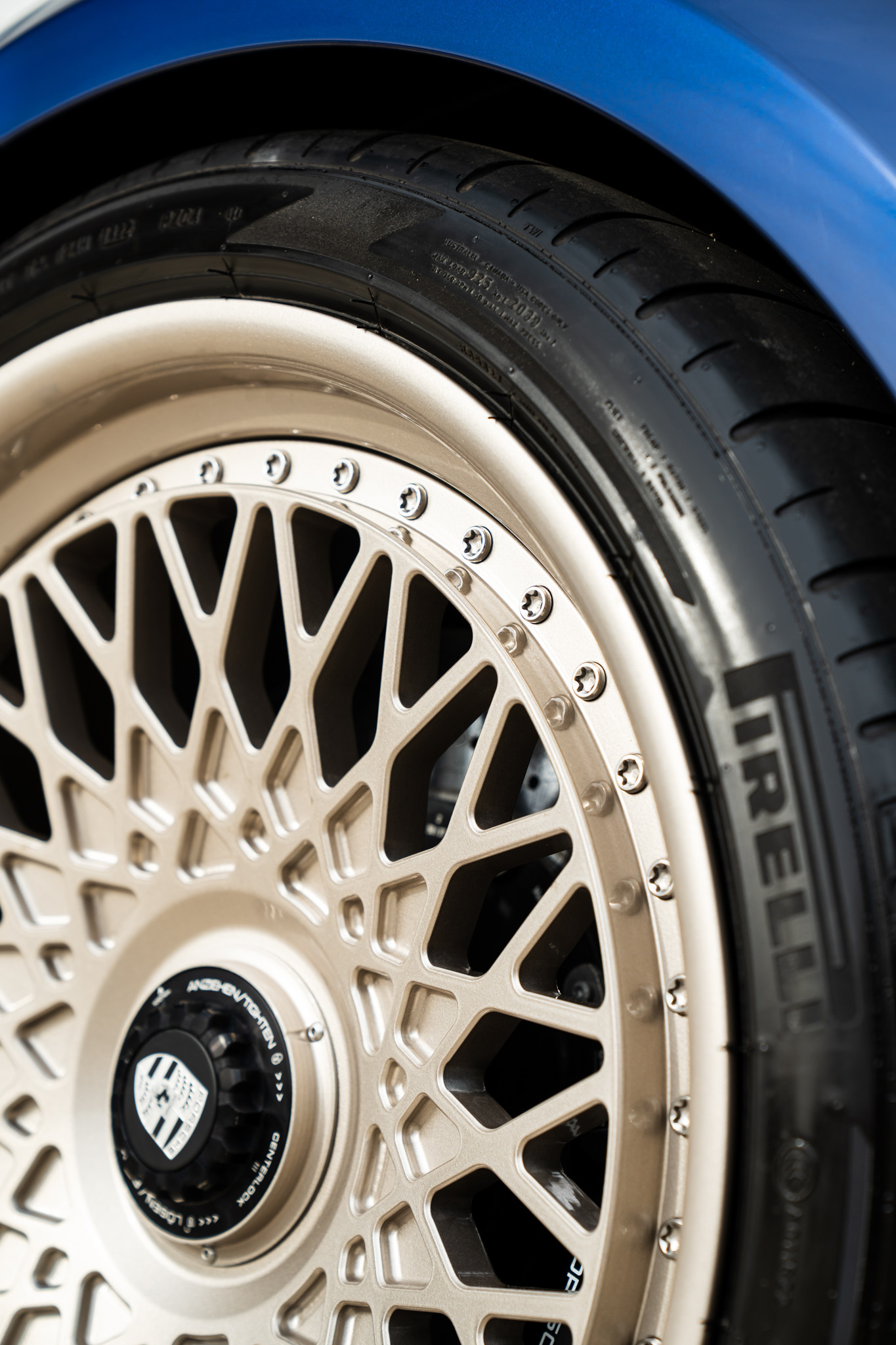 Porsche 992 GT3 Touring | Gentian Blue | HRE 501M + 501 FMR | Satin White Gold