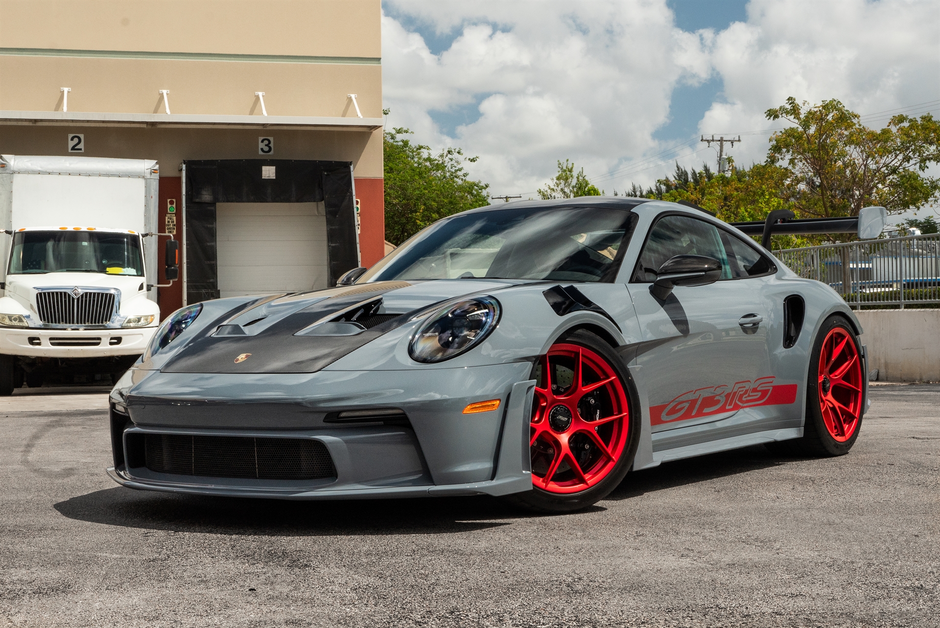 Arctic Grey 992 GT3 RS