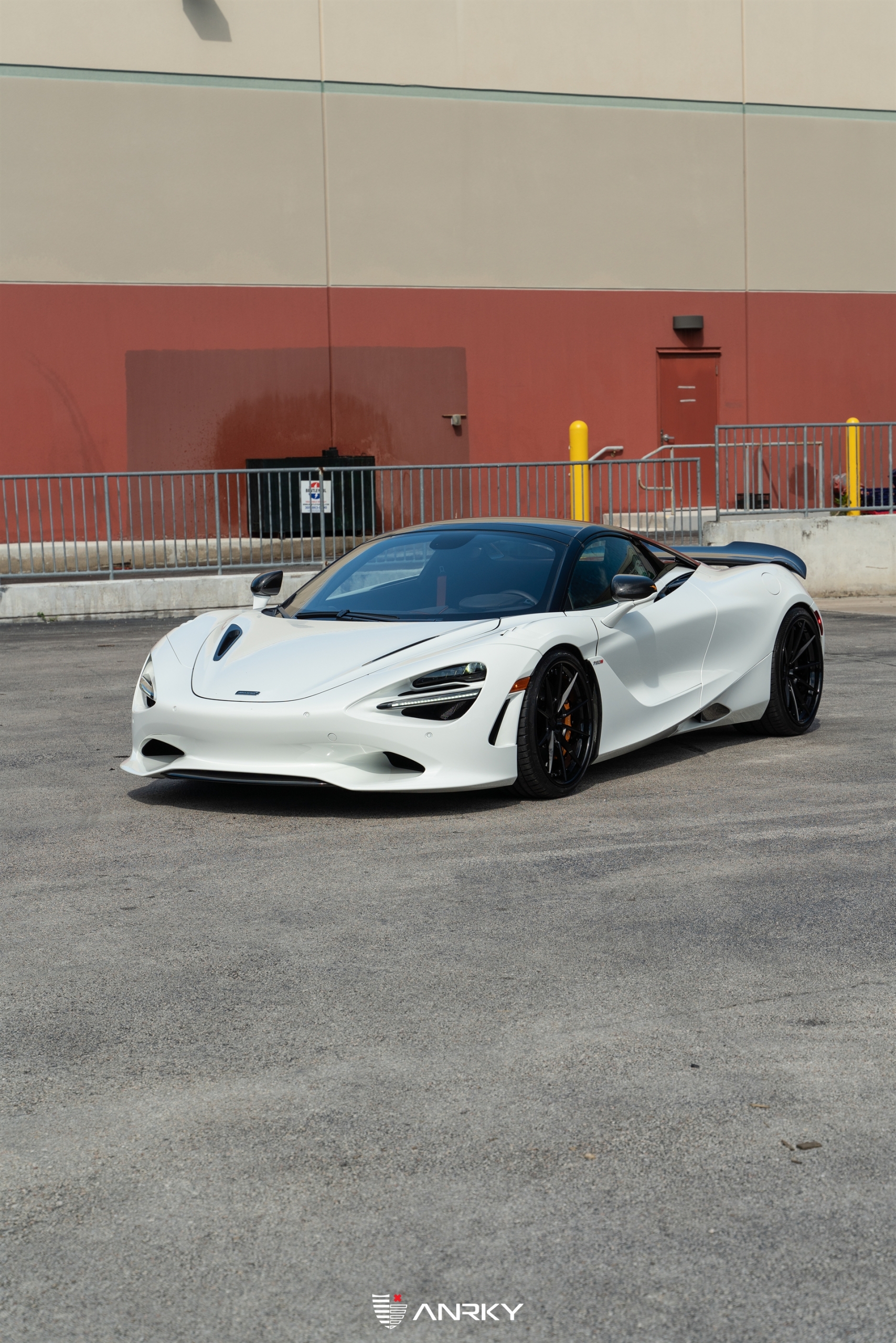 McLaren 750s – AN38 SeriesTHREE