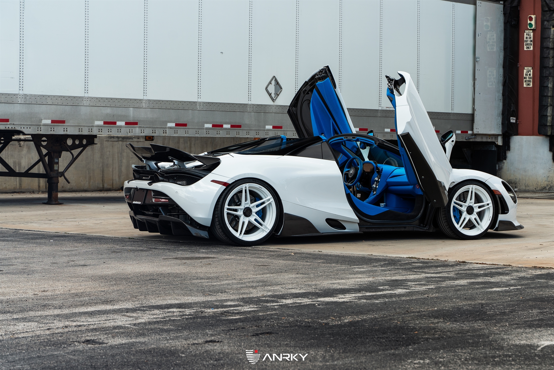 McLaren 720S Spider – AN27 SeriesTWO