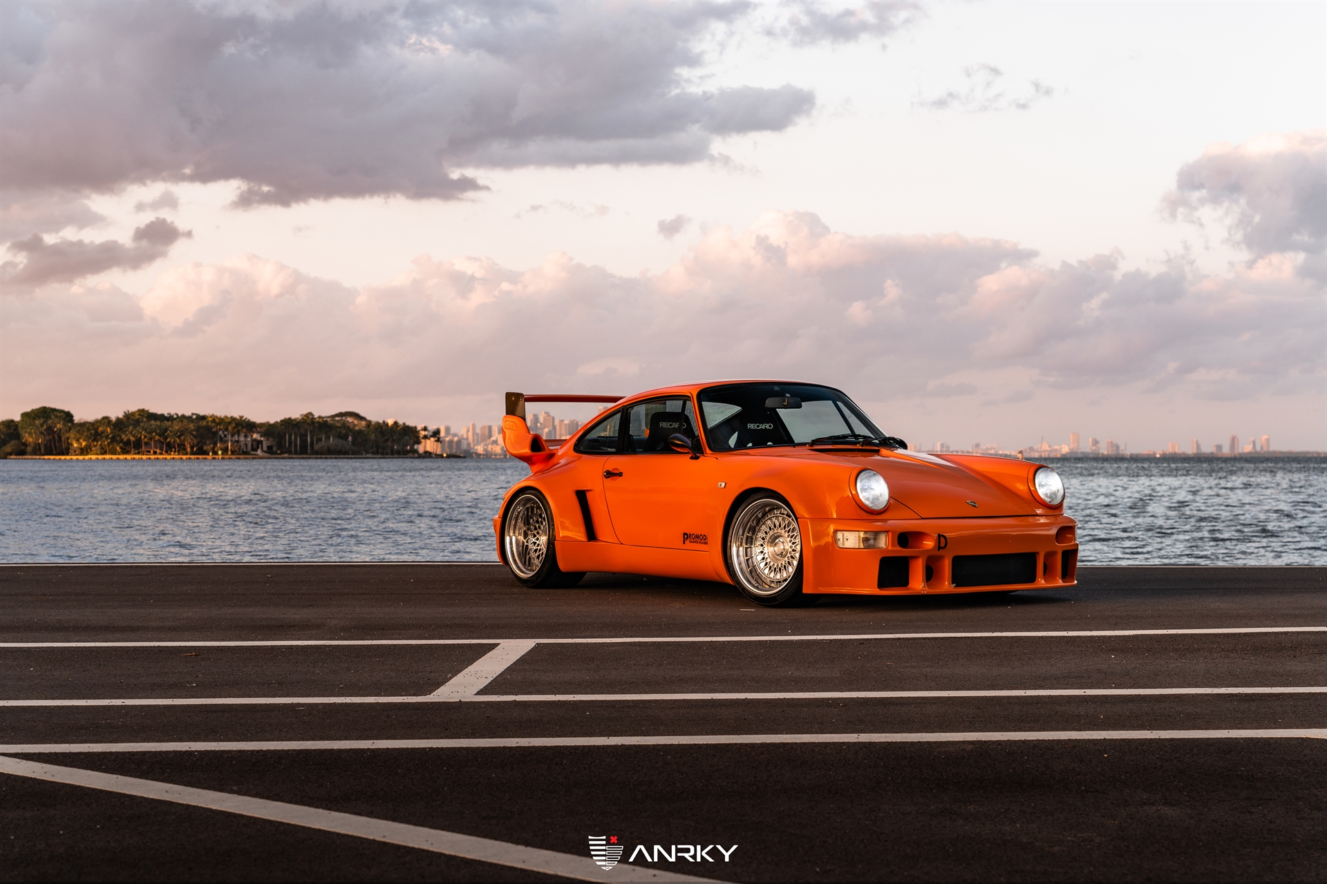 Sunburst USA 964 Porsche 911 – RETROSeries Classic – RS7+Aerosport