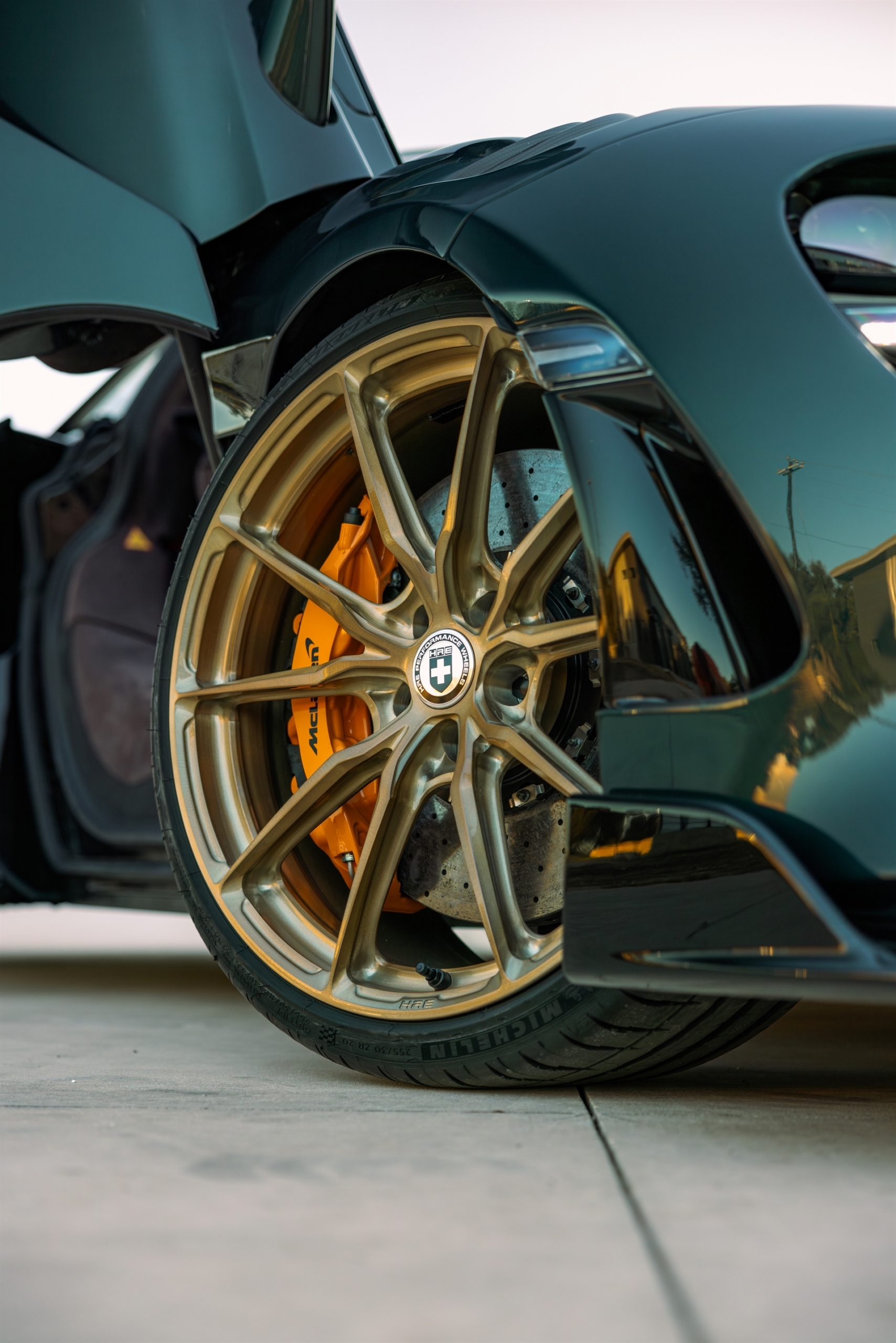 Mclaren 765 LT Spider | on HRE P104SC | Brushed Champagne