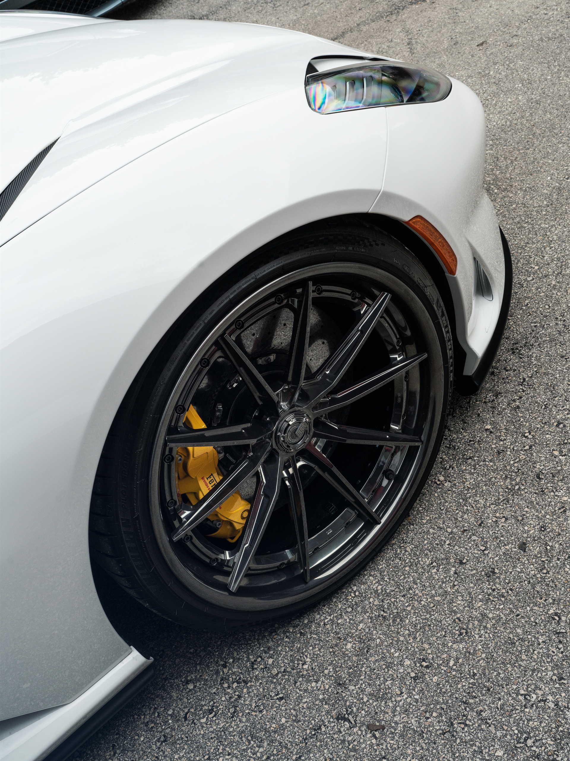 Ferrari 812 GTS on Ferrari 812 GTS | Bianco Avus | on 1886 G-010 | Polished Smoke