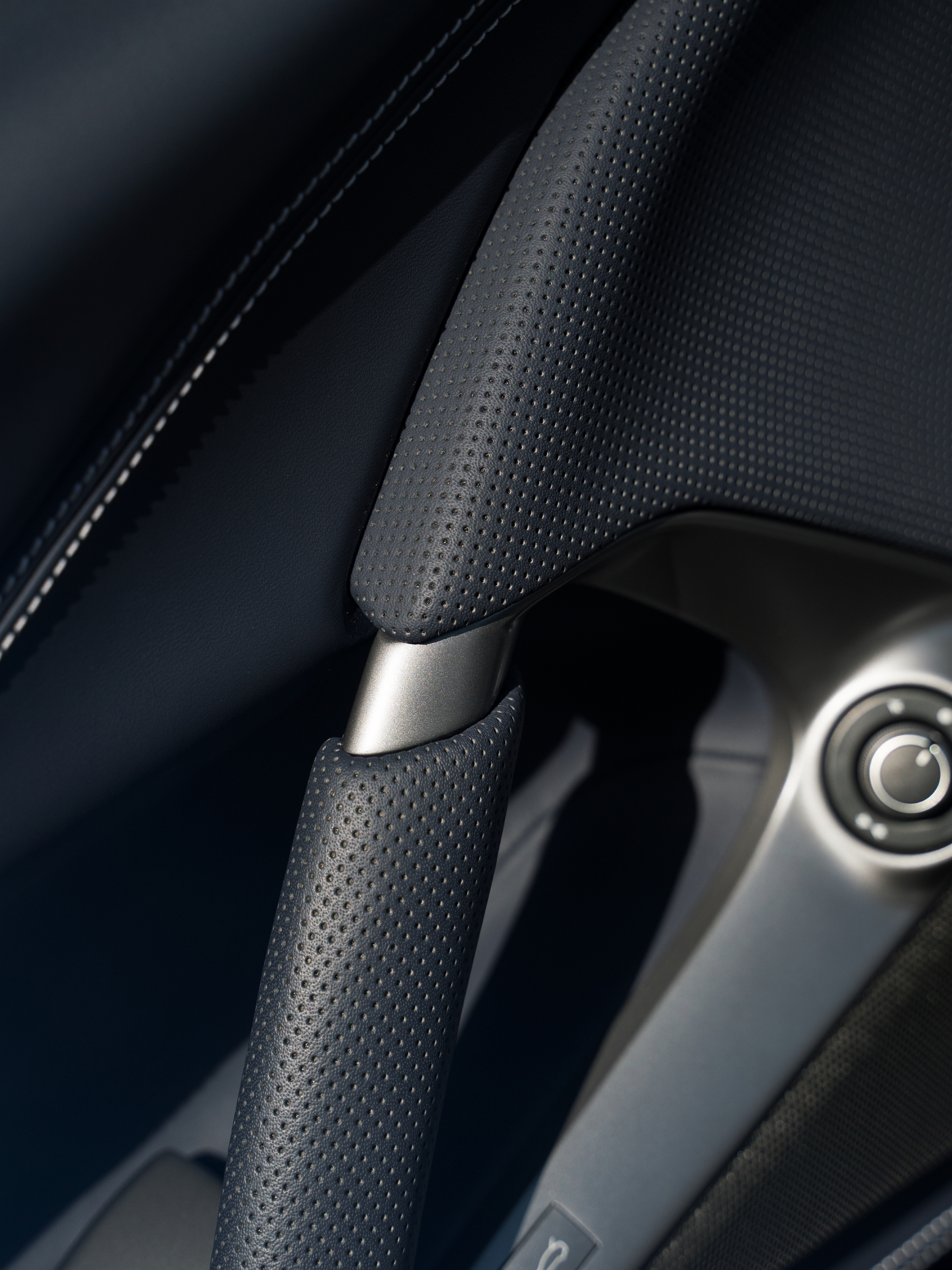 Ferrari 812 GTS on Ferrari 812 GTS | Bianco Avus | on 1886 G-010 | Polished Smoke