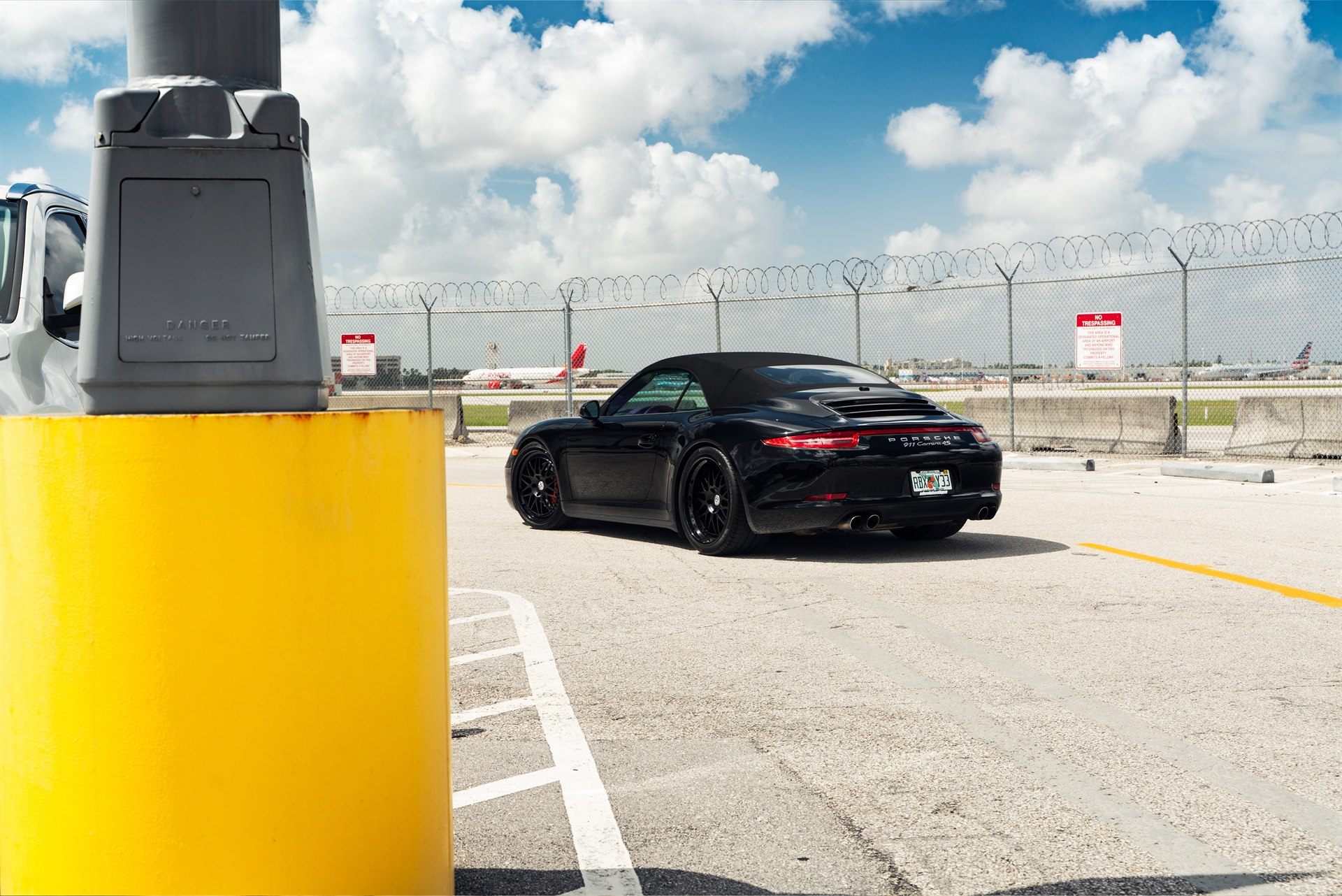 Porsche 991 Carera S Cabriolet | Black | on HRE 540 | Satin Black
