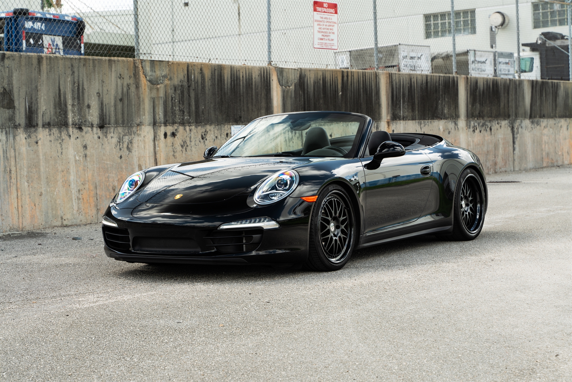 Porsche 991 Carera S Cabriolet | Black | on HRE 540 | Satin Black
