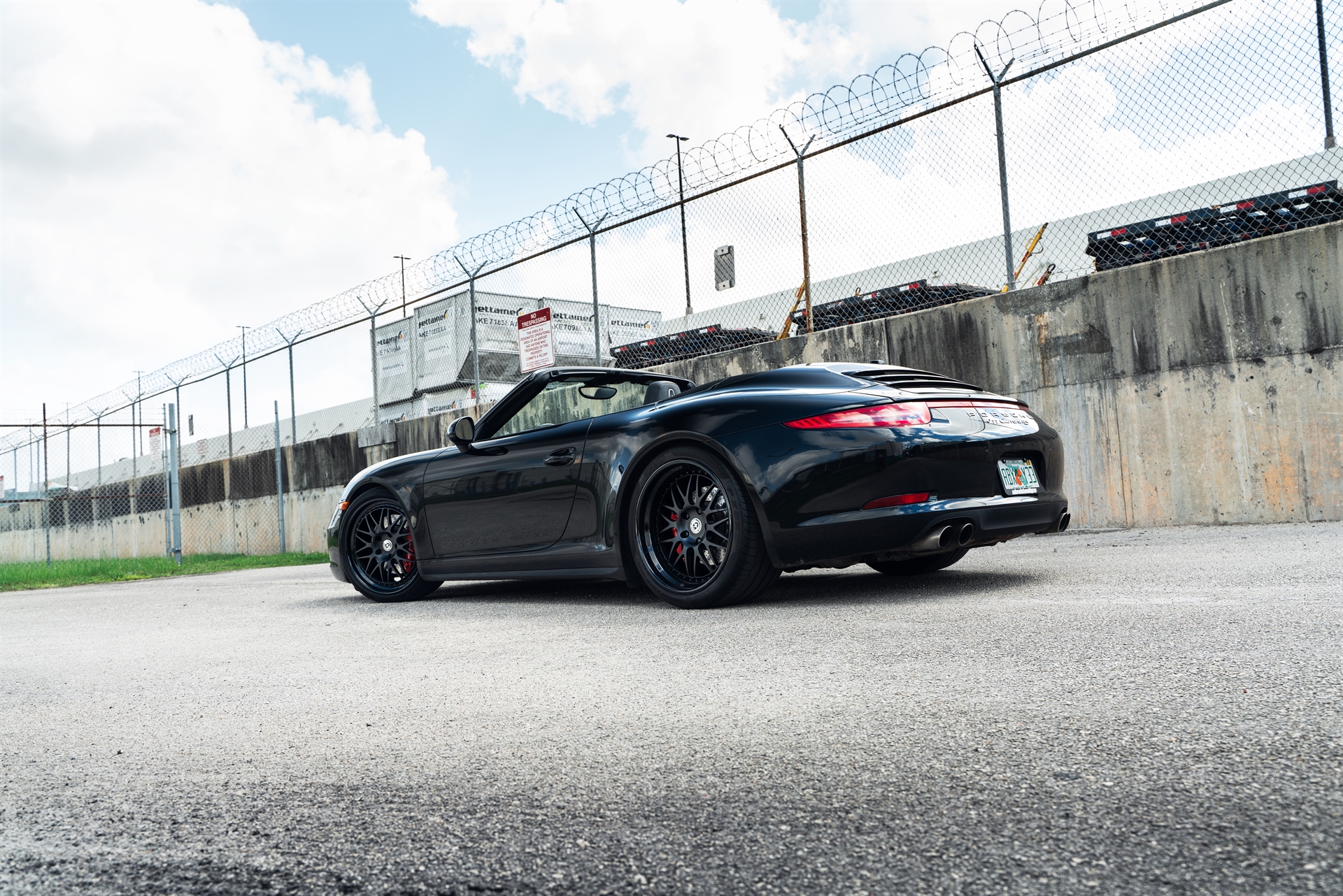 Porsche 991 Carera S Cabriolet | Black | on HRE 540 | Satin Black