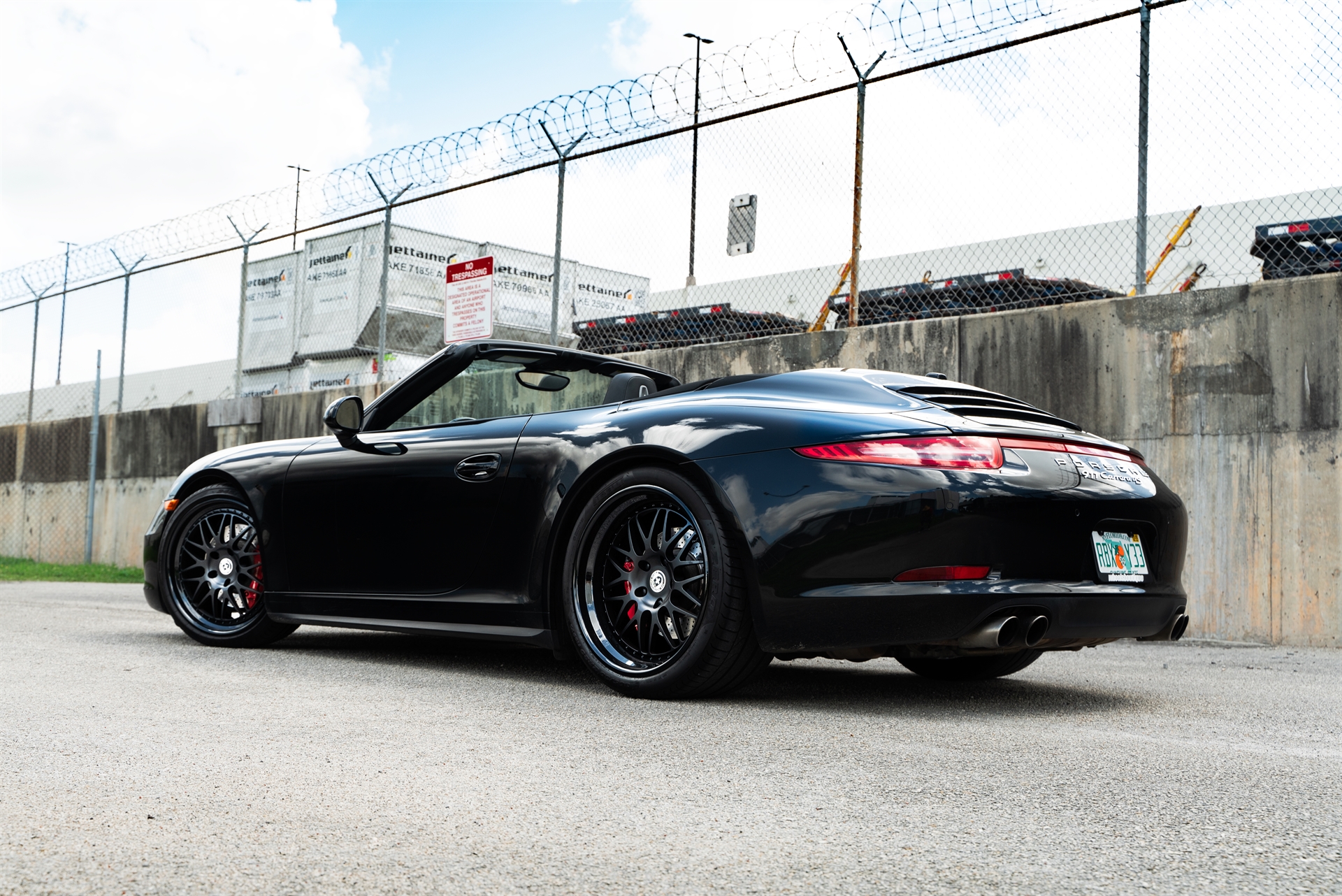 Porsche 991 Carera S Cabriolet | Black | on HRE 540 | Satin Black