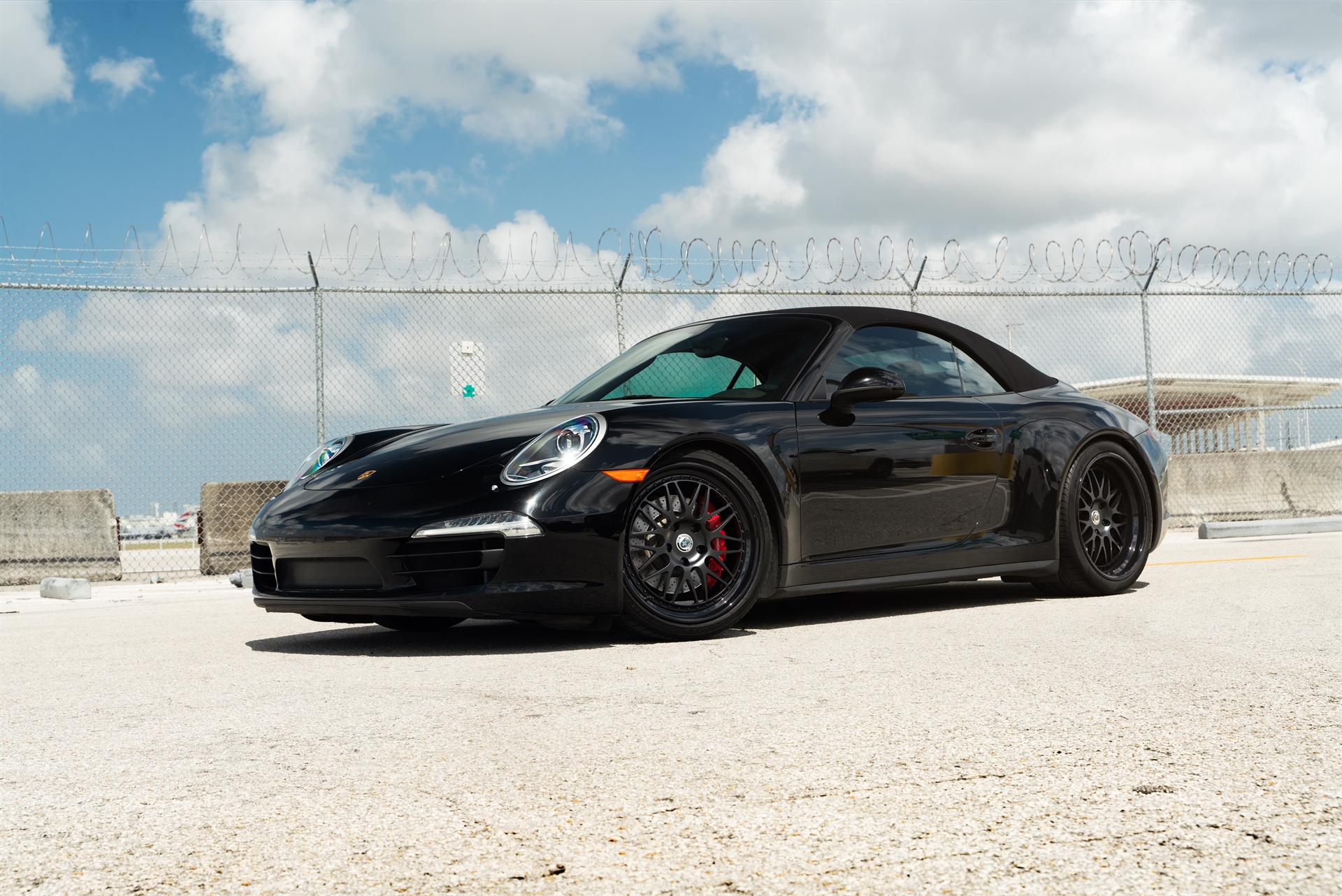 Porsche 991 Carera S Cabriolet | Black | on HRE 540 | Satin Black
