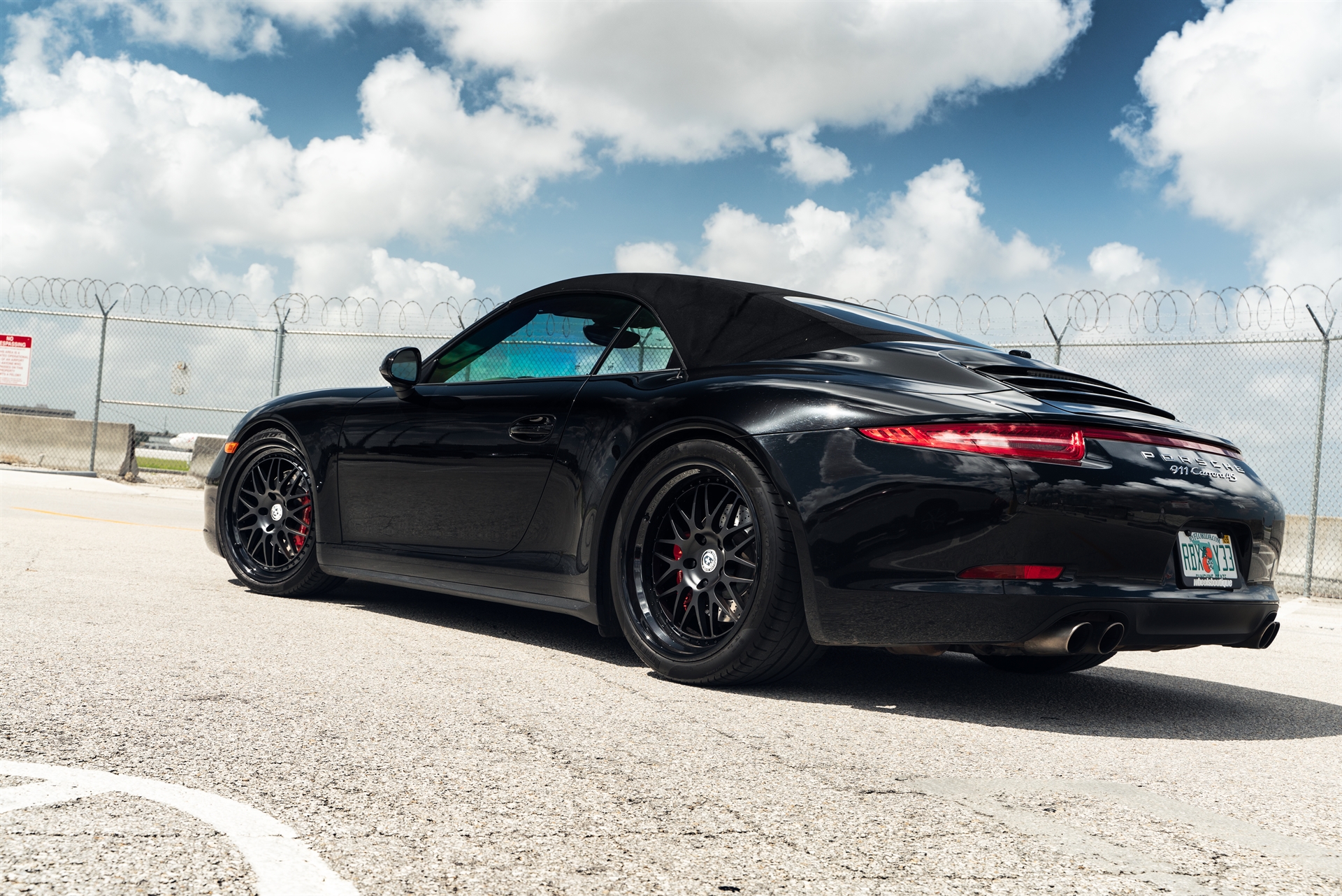 Porsche 991 Carera S Cabriolet | Black | on HRE 540 | Satin Black