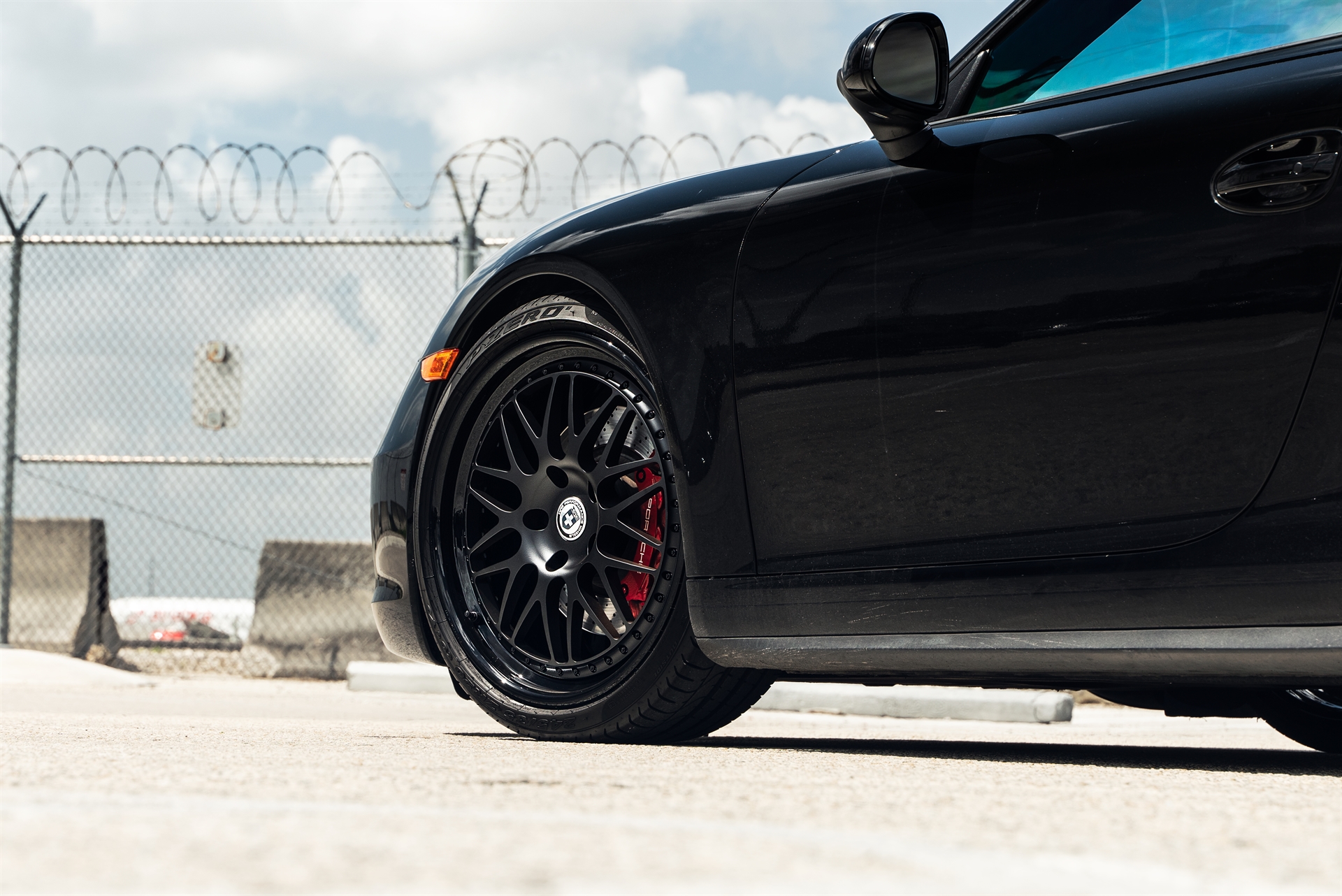 Porsche 991 Carera S Cabriolet | Black | on HRE 540 | Satin Black