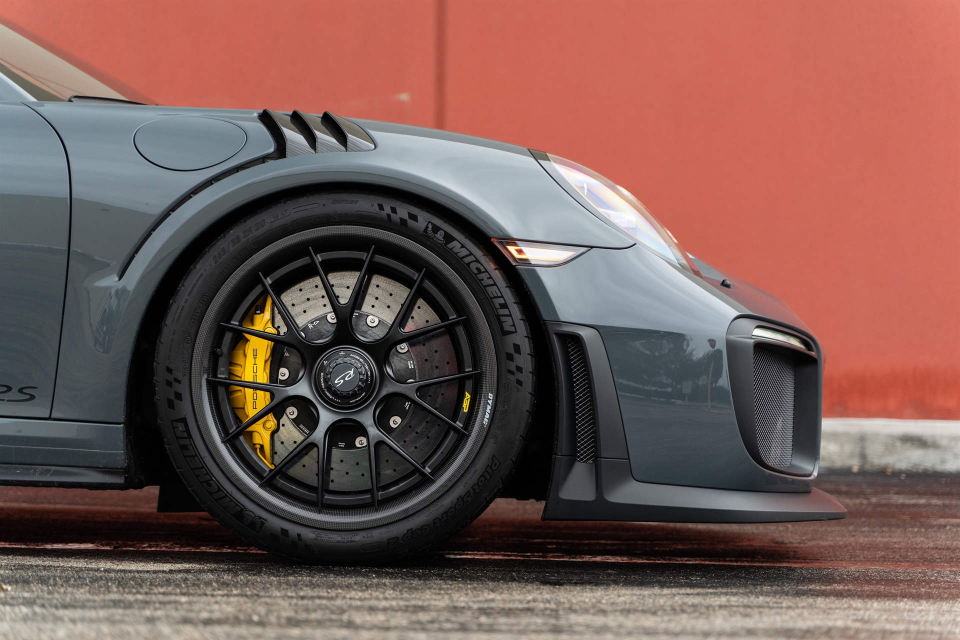 Porsche 991 GT2RS on