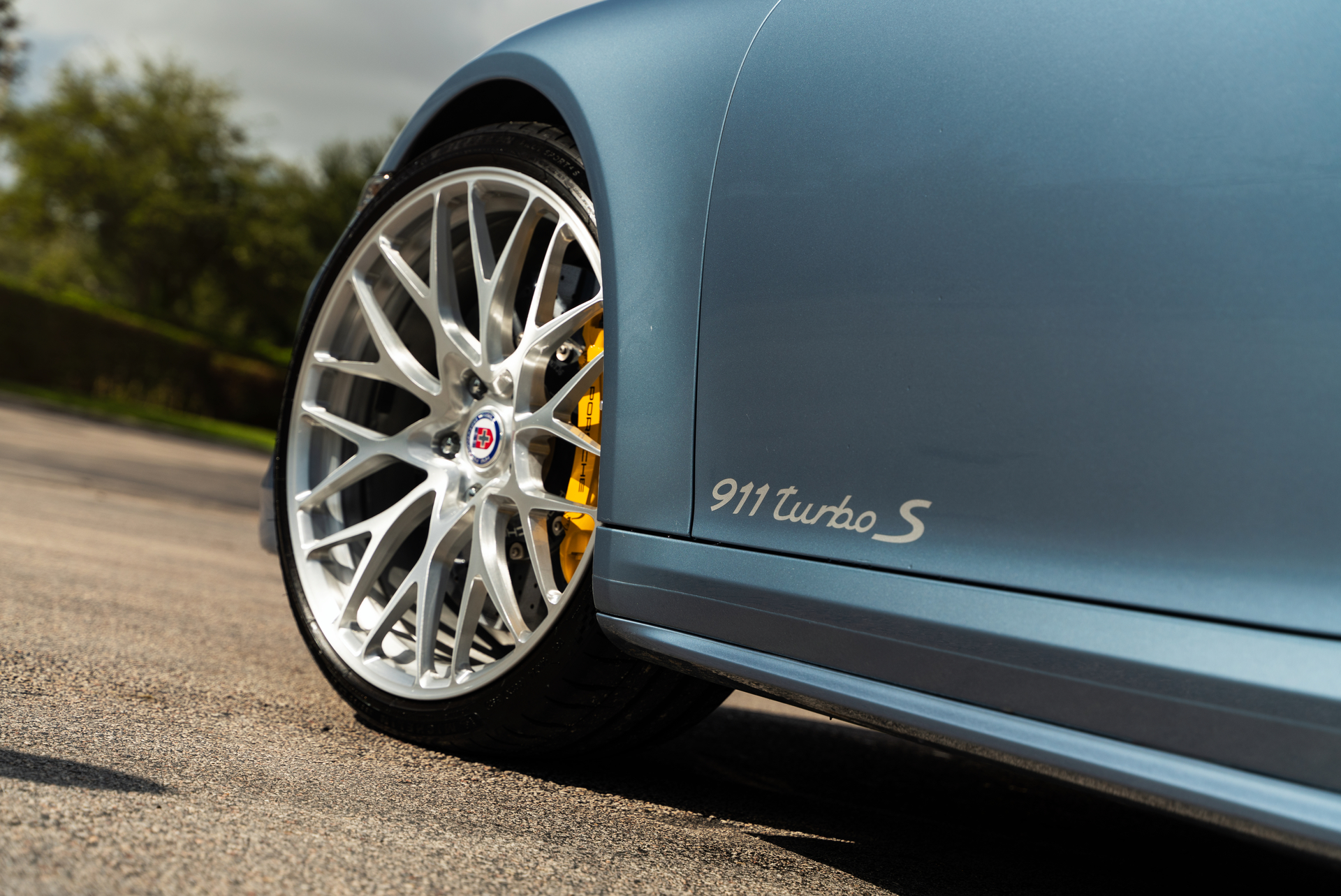 Porsche 991 Turbo S | Ice Blue Metallic | on HRE 520M | Brushed Clear