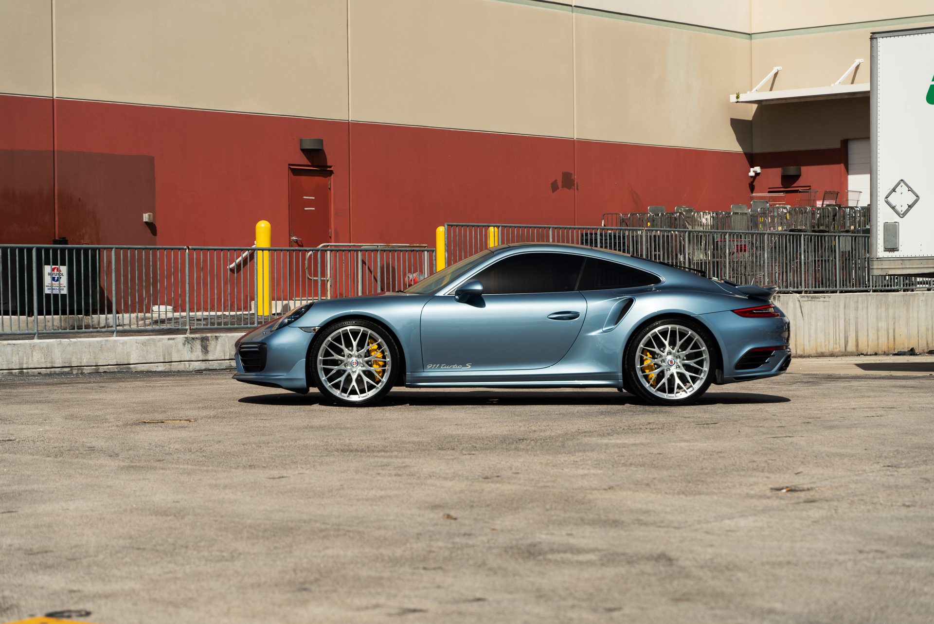 Porsche 991 Turbo S | Ice Blue Metallic | on HRE 520M | Brushed Clear