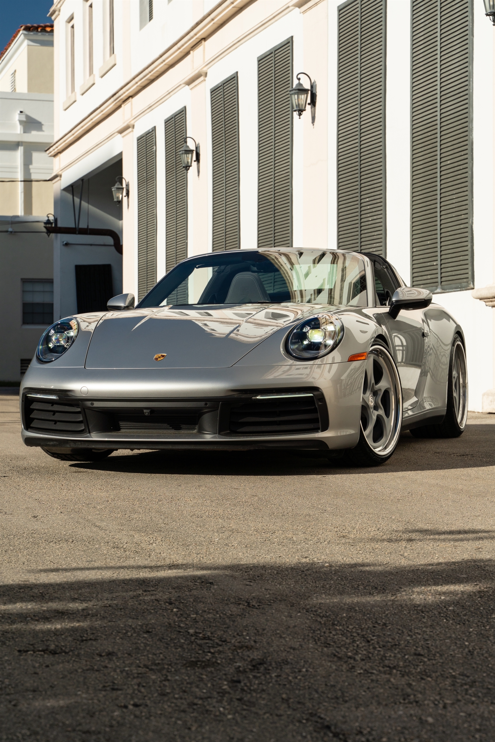 Porsche 992 GTS | Ice Gray Metallic | on HRE 522 FMR | Satin Silver
