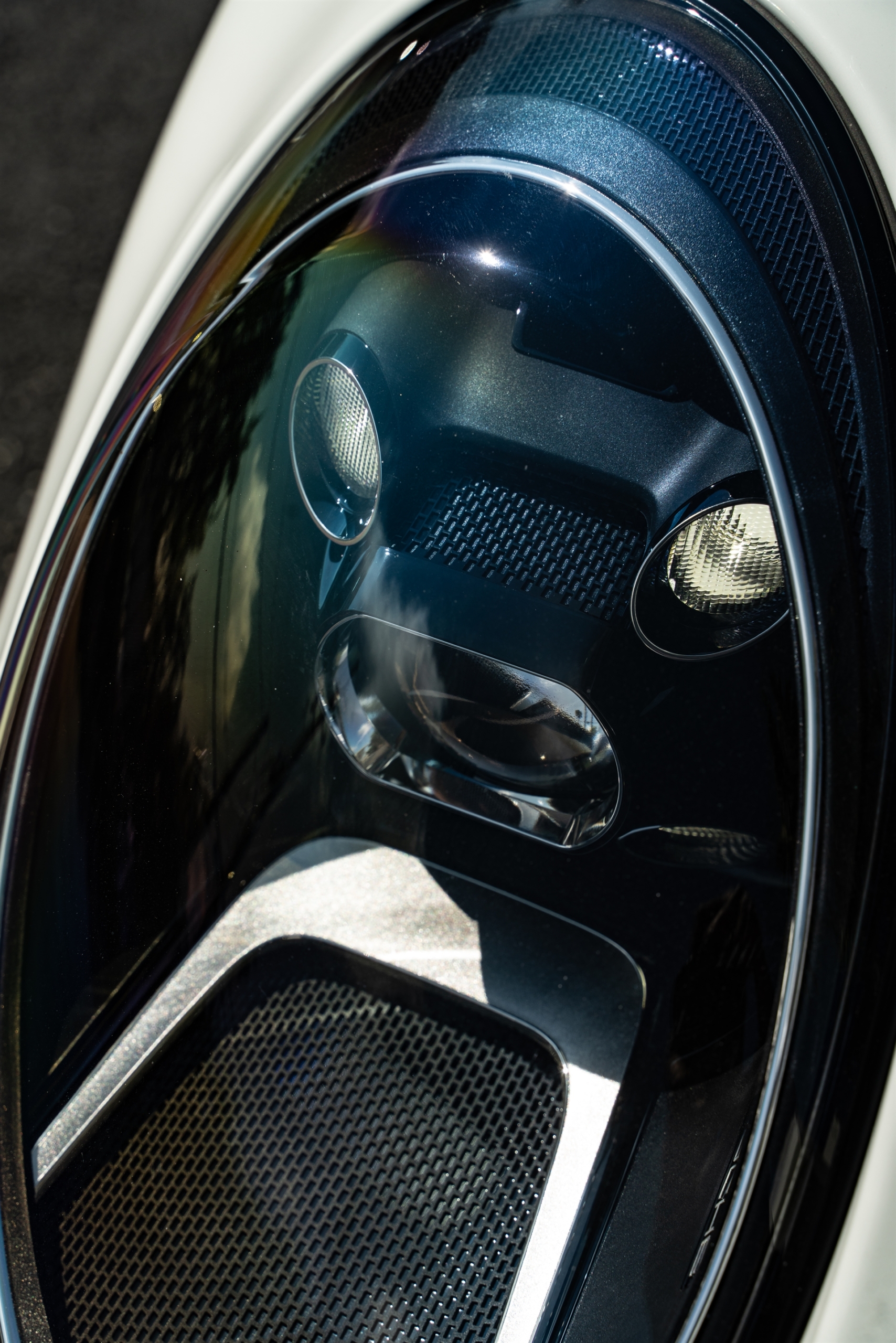 Porsche 992 Carrera S | Carrera White | on HRE 520 FMR | Brushed Clear