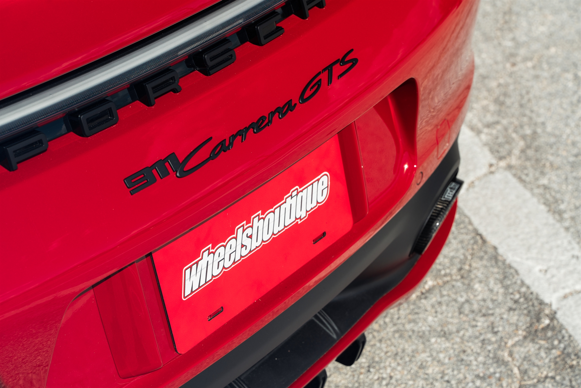 Porsche 992 GTS | Carmine Red | on 1886 Wheels S010| Brushed Champagne