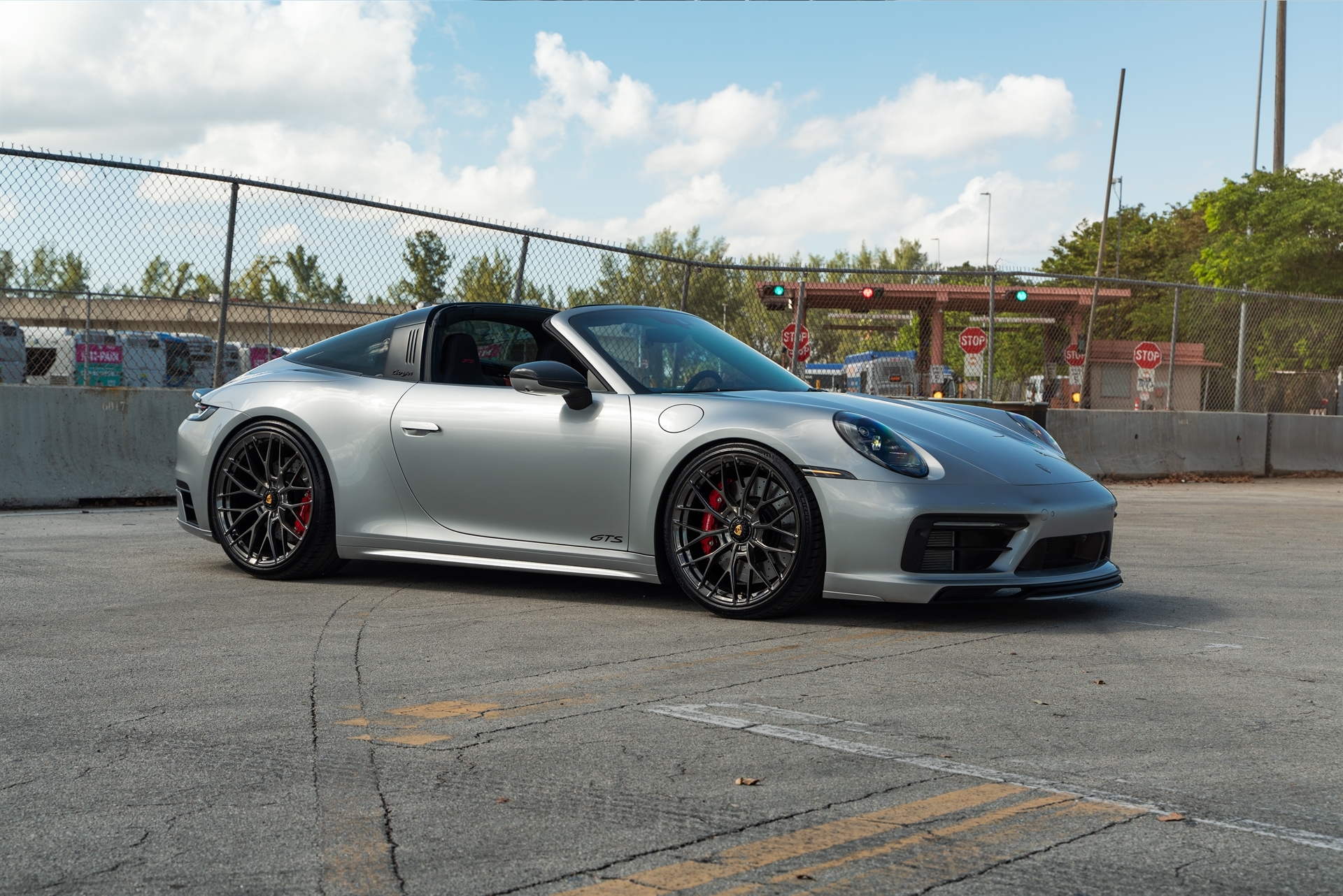 Porsche 992 Targa on ANRKY AN10 Wheels