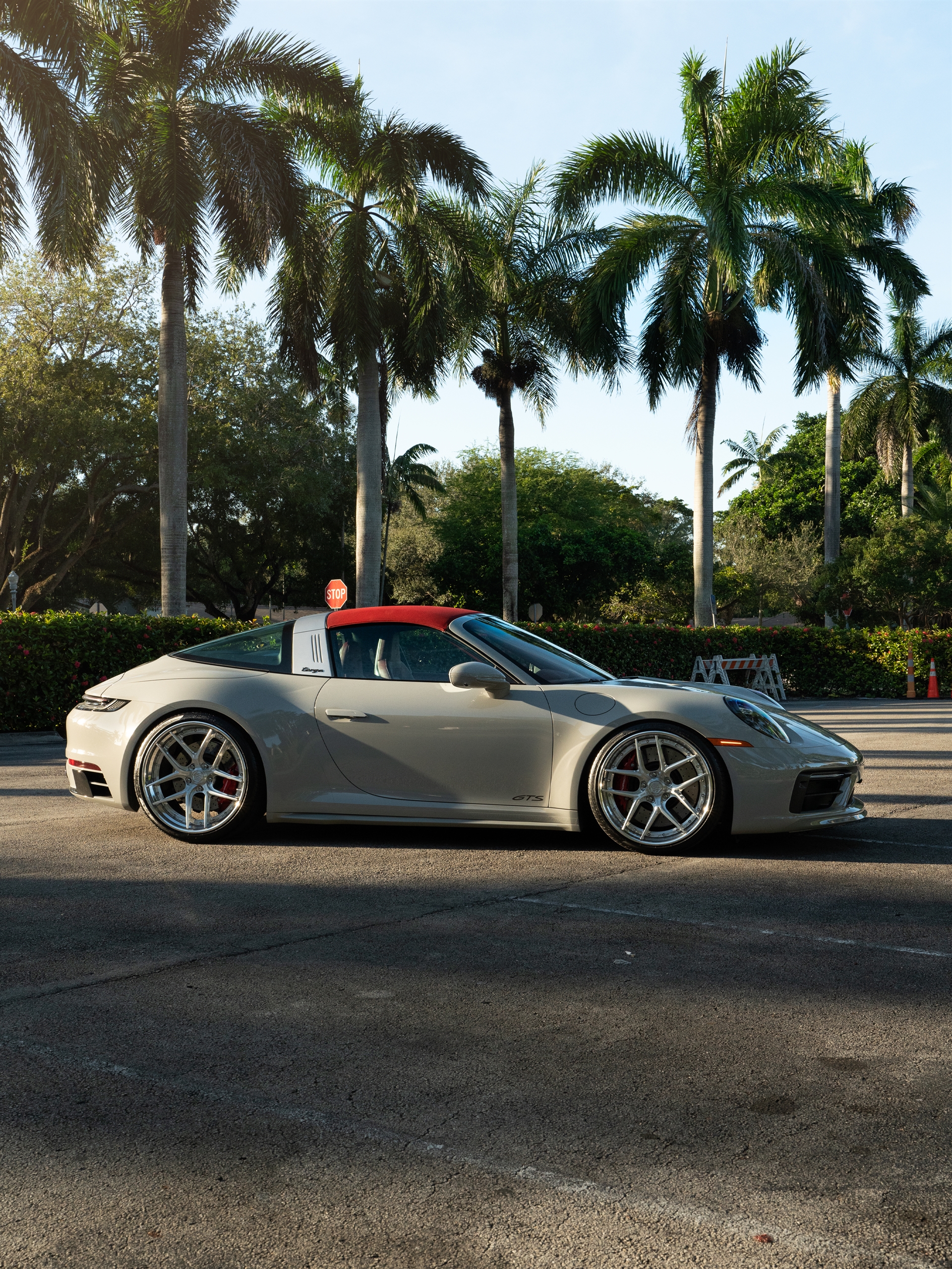 Porsche 992 Targa 4GTS on 1886 Wheels