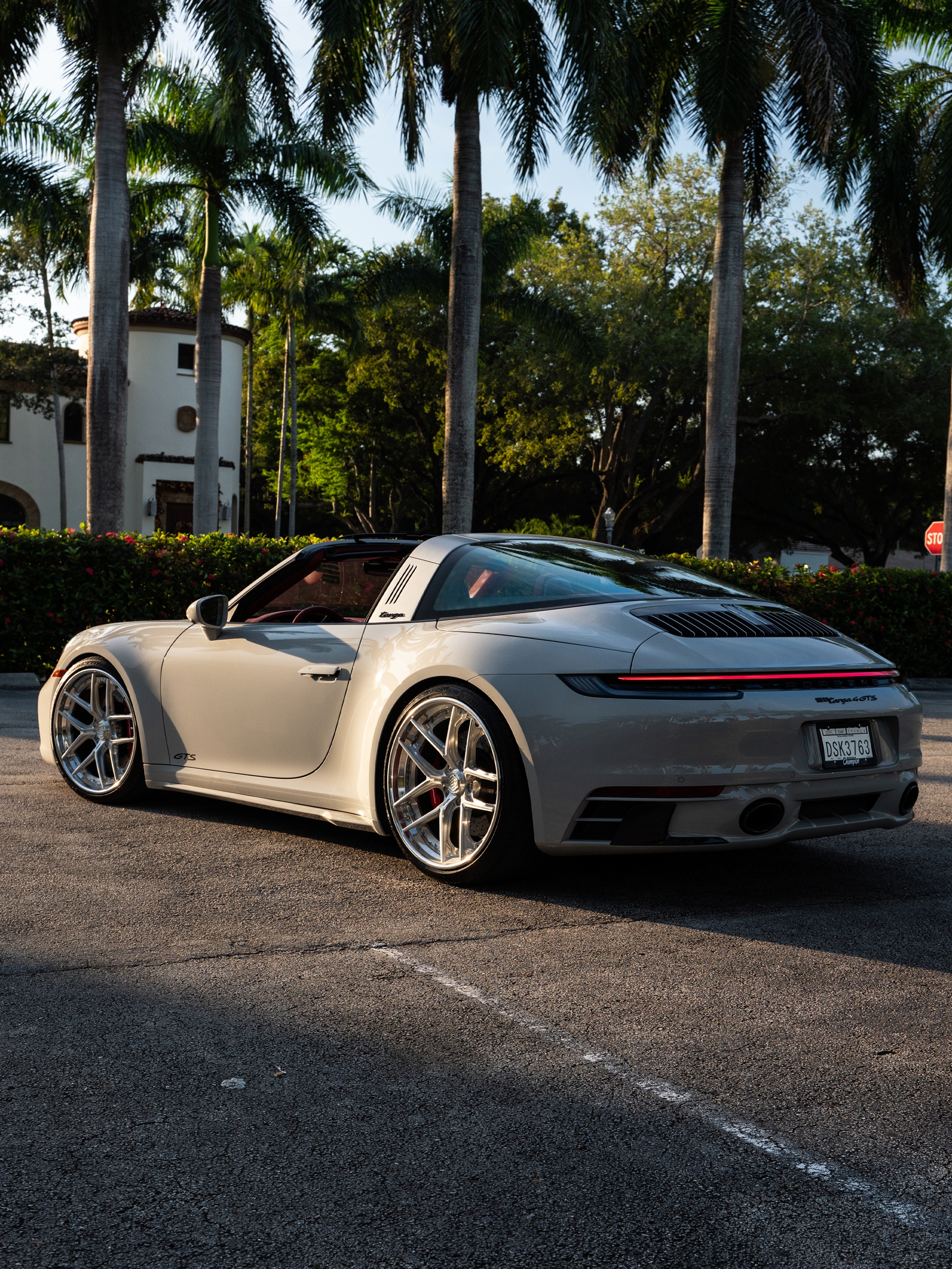 Porsche 992 Targa 4GTS on 1886 Wheels