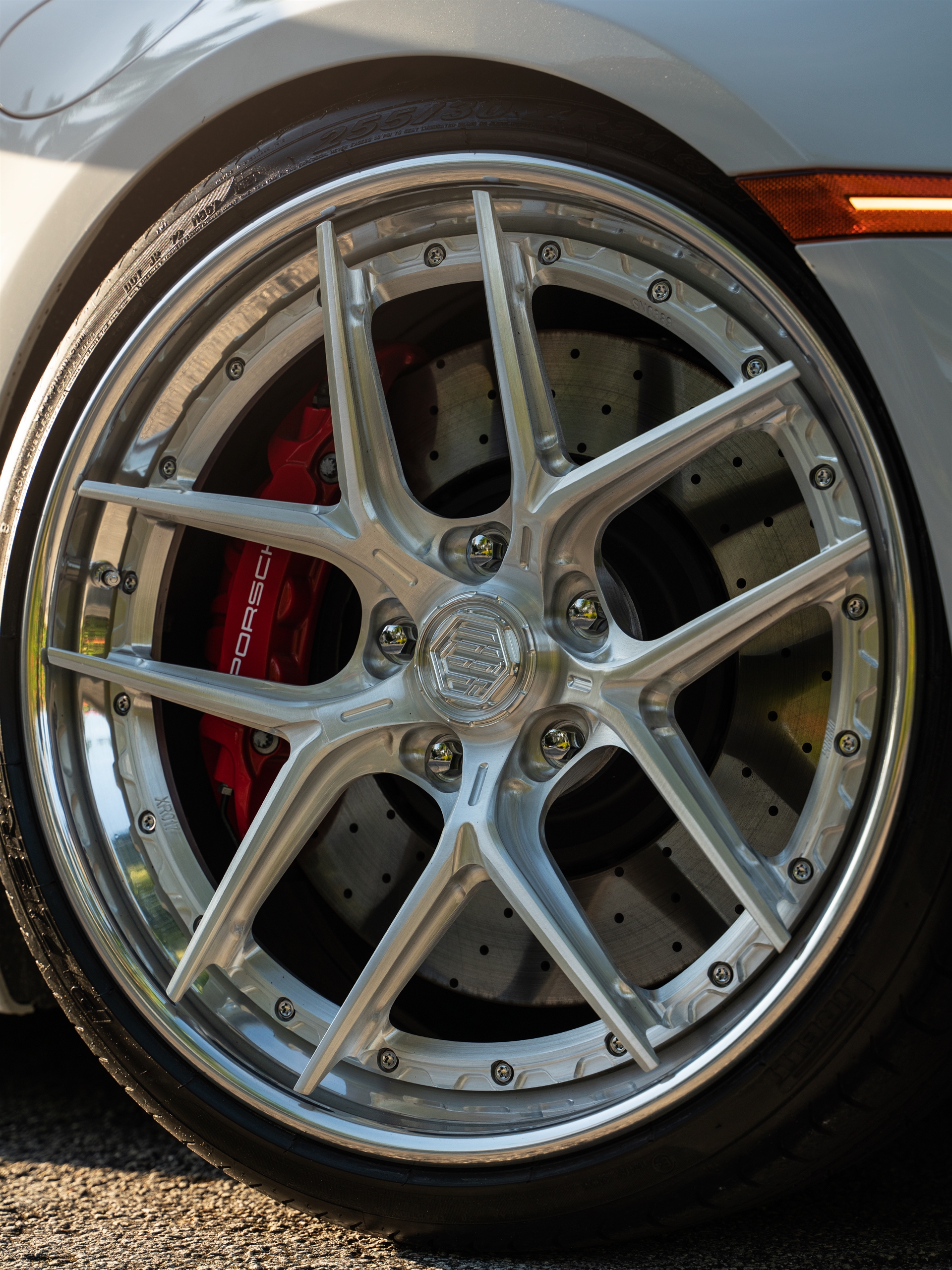 Porsche 992 Targa 4GTS on 1886 Wheels