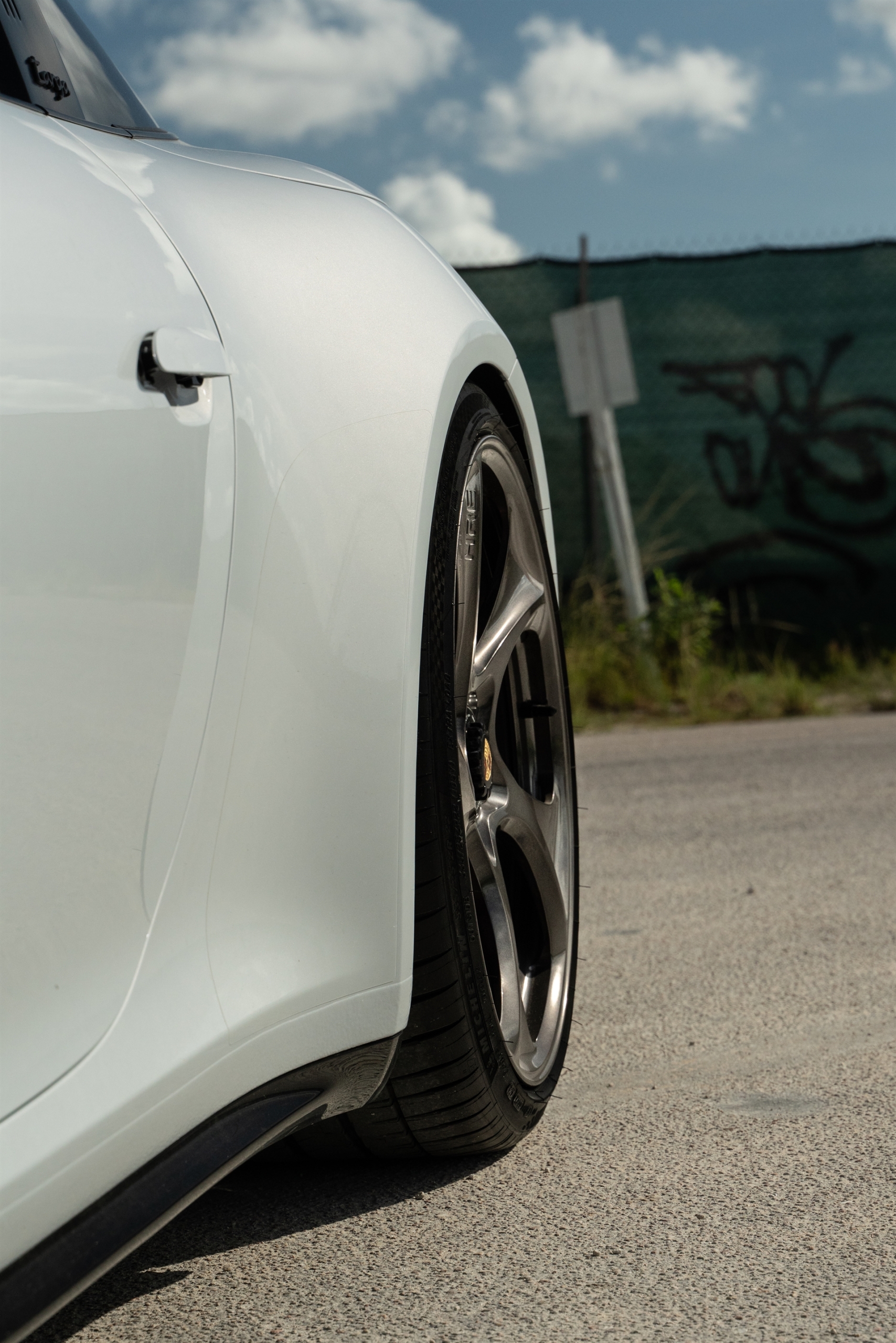 Porsche 992 GTS | Ice Gray Metallic | on HRE 522M | Polished Dark Clear
