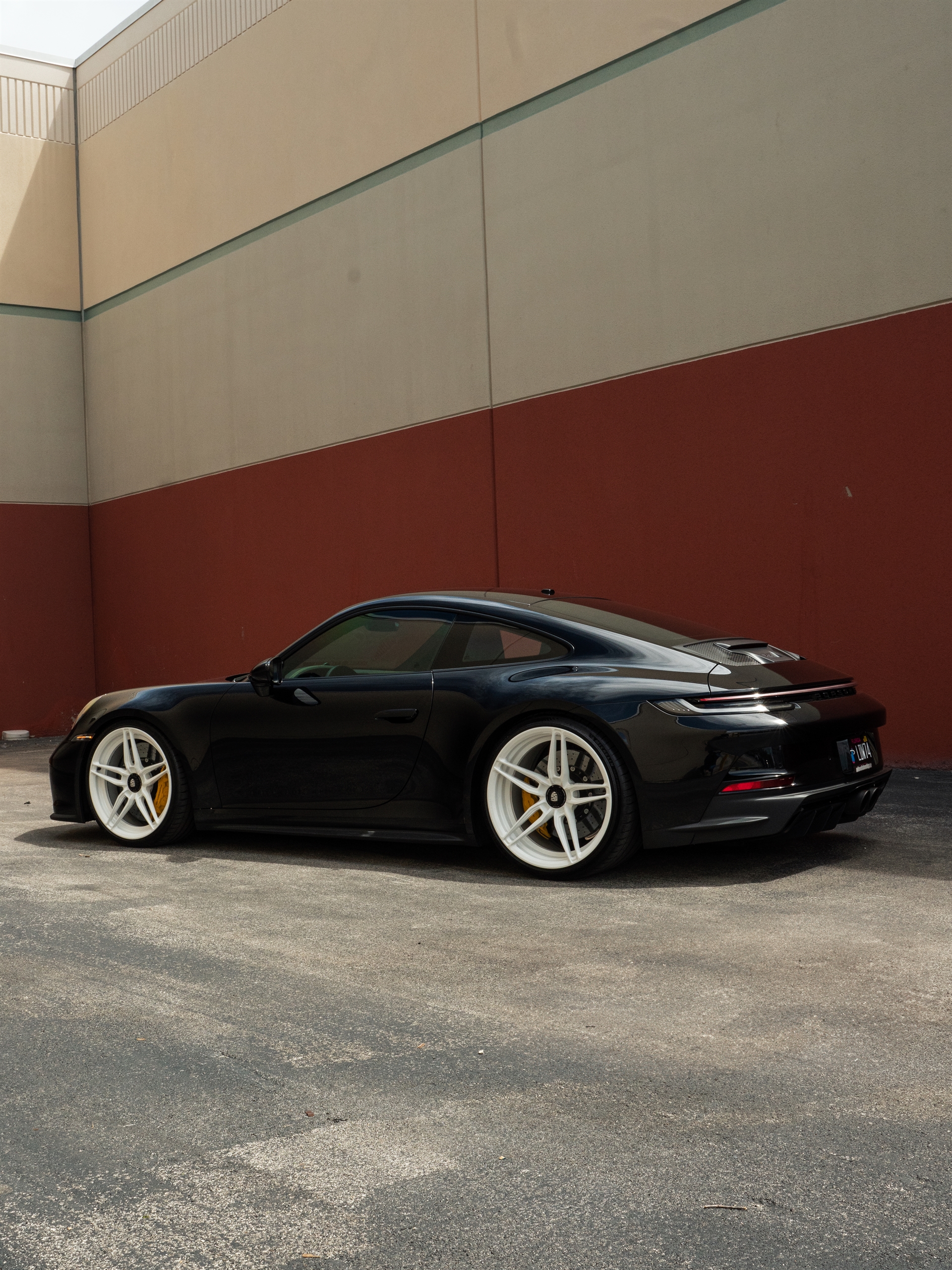 Porsche 992 GT3 Touring | Black | on ANRKY AN27 | Gloss White