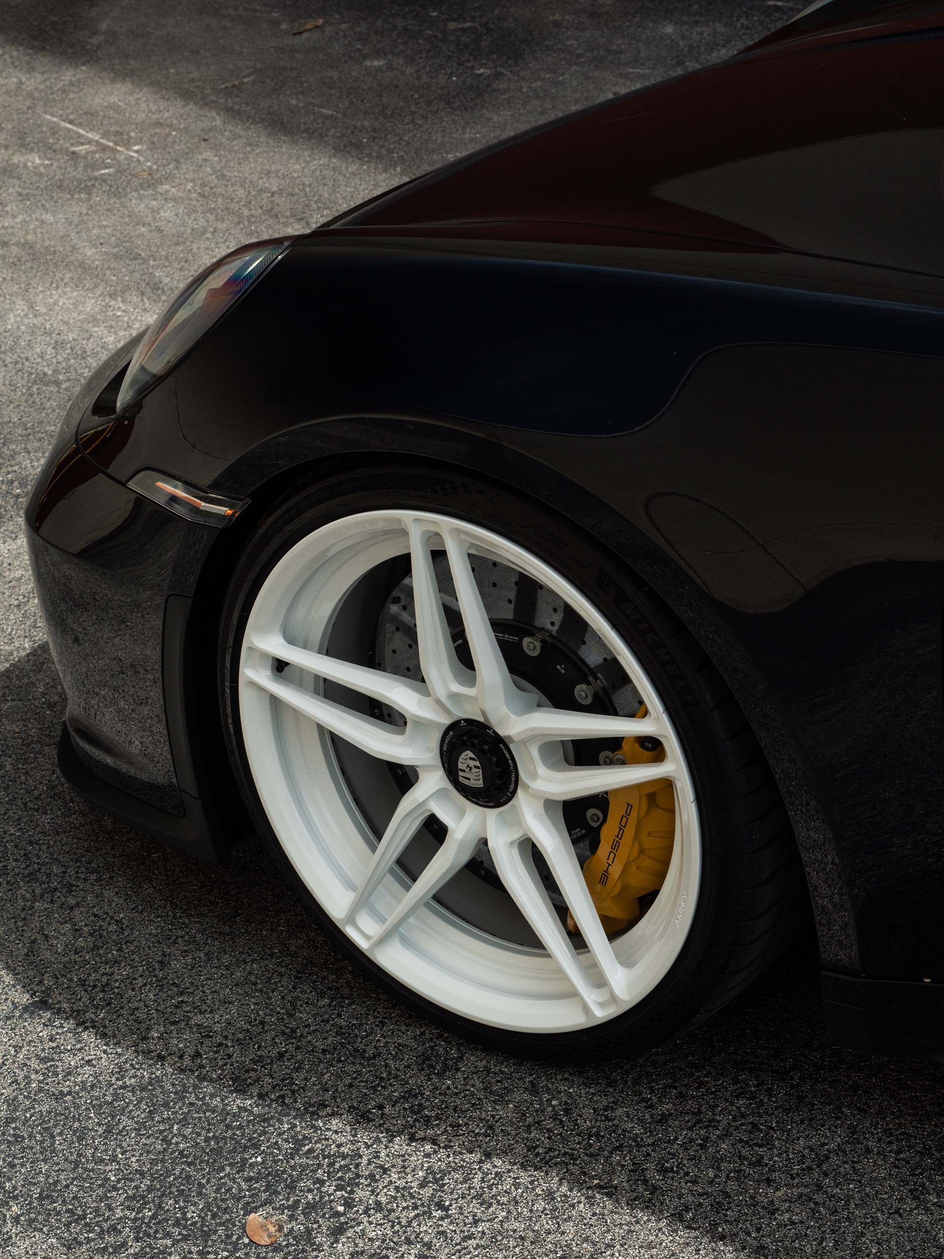 Porsche 992 GT3 Touring | Black | on ANRKY AN27 | Gloss White