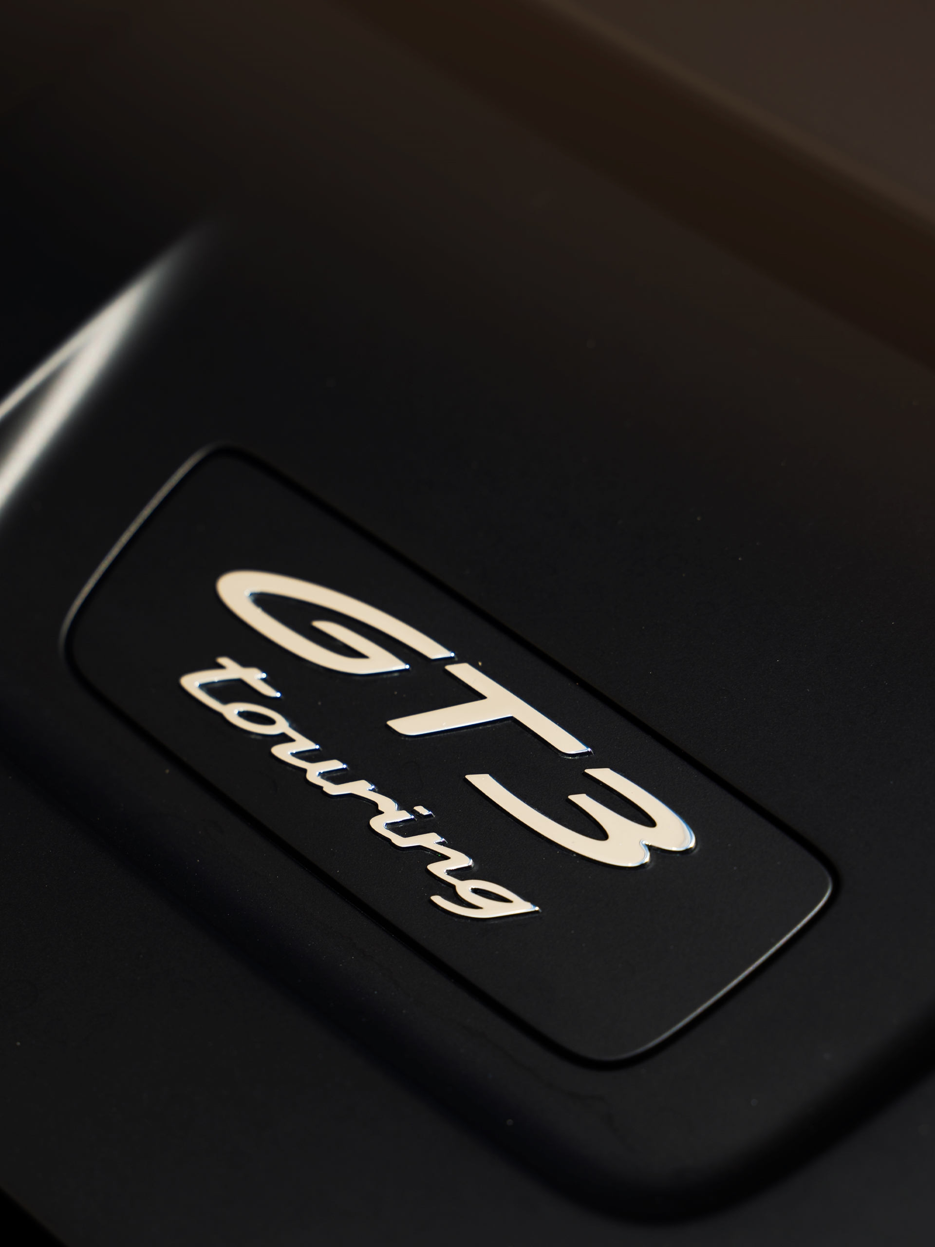 Porsche 992 GT3 Touring | Black | on ANRKY AN27 | Gloss White