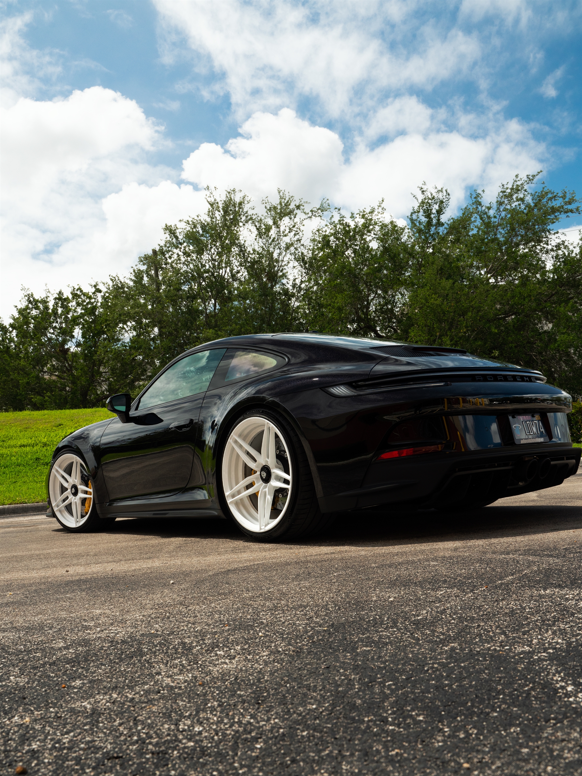 Porsche 992 GT3 Touring | Black | on ANRKY AN27 | Gloss White